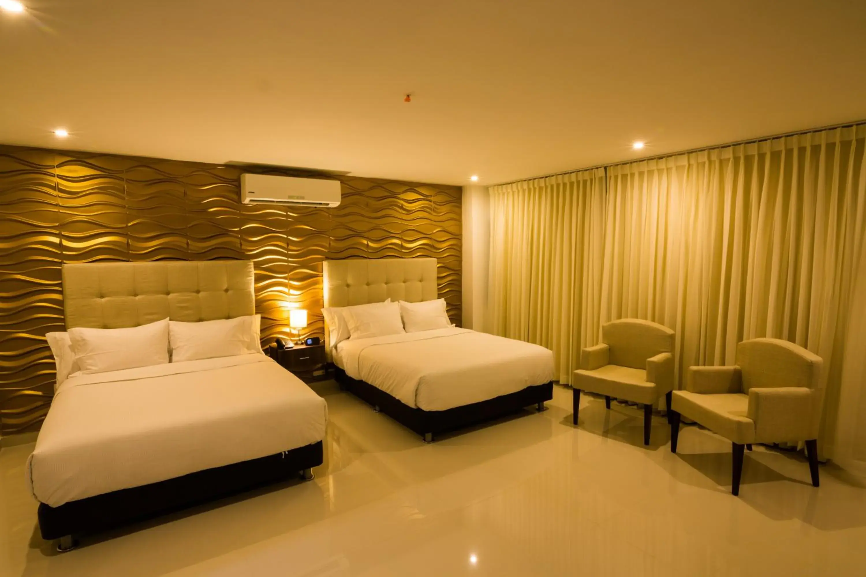 Twin Room in Hotel Parque Del Sol Twin Room in Hotel Parque Del Sol