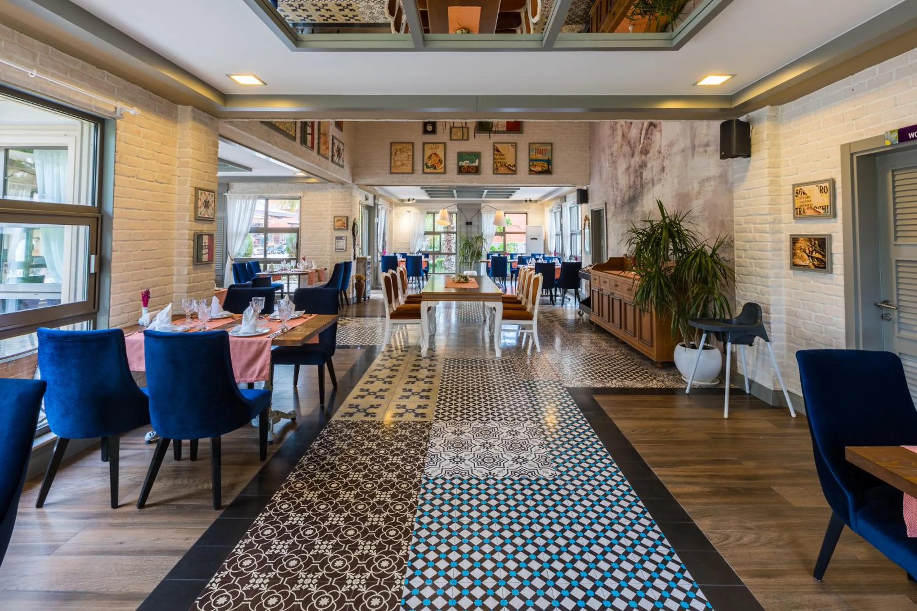 Restaurant/places to eat in Club Hotel Felicia Village