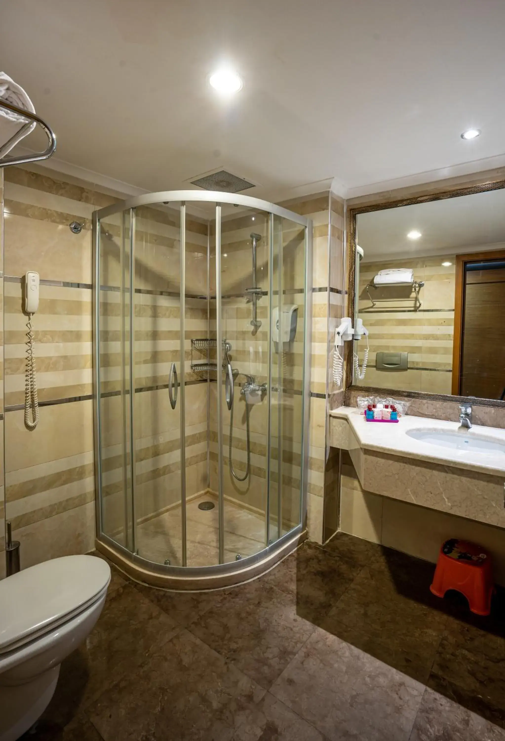 TV and multimedia, Bathroom in Club Hotel Felicia Village