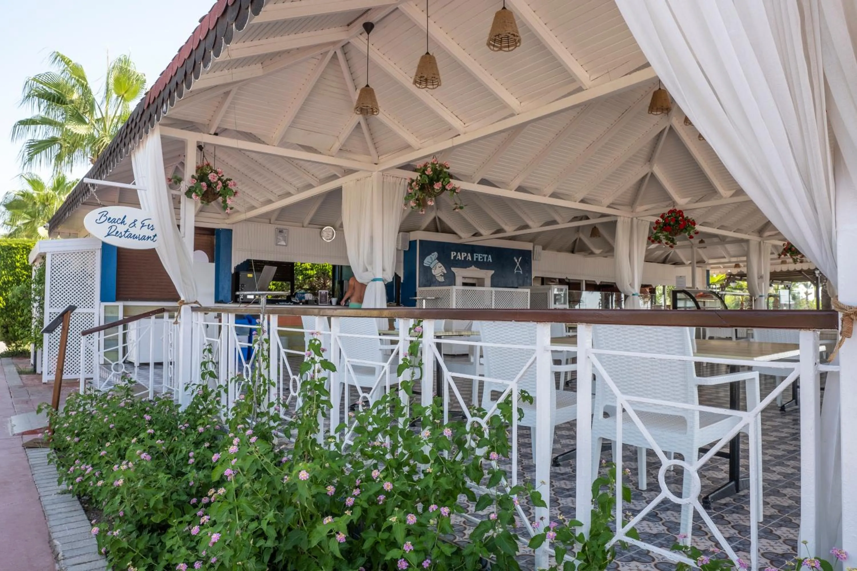 Restaurant/places to eat in Club Hotel Felicia Village