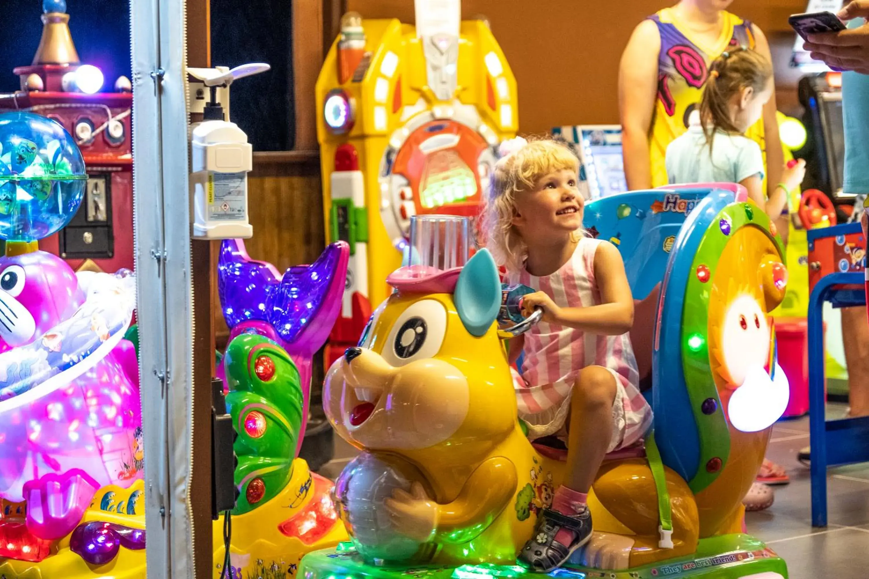 Evening entertainment, Children in Club Hotel Felicia Village