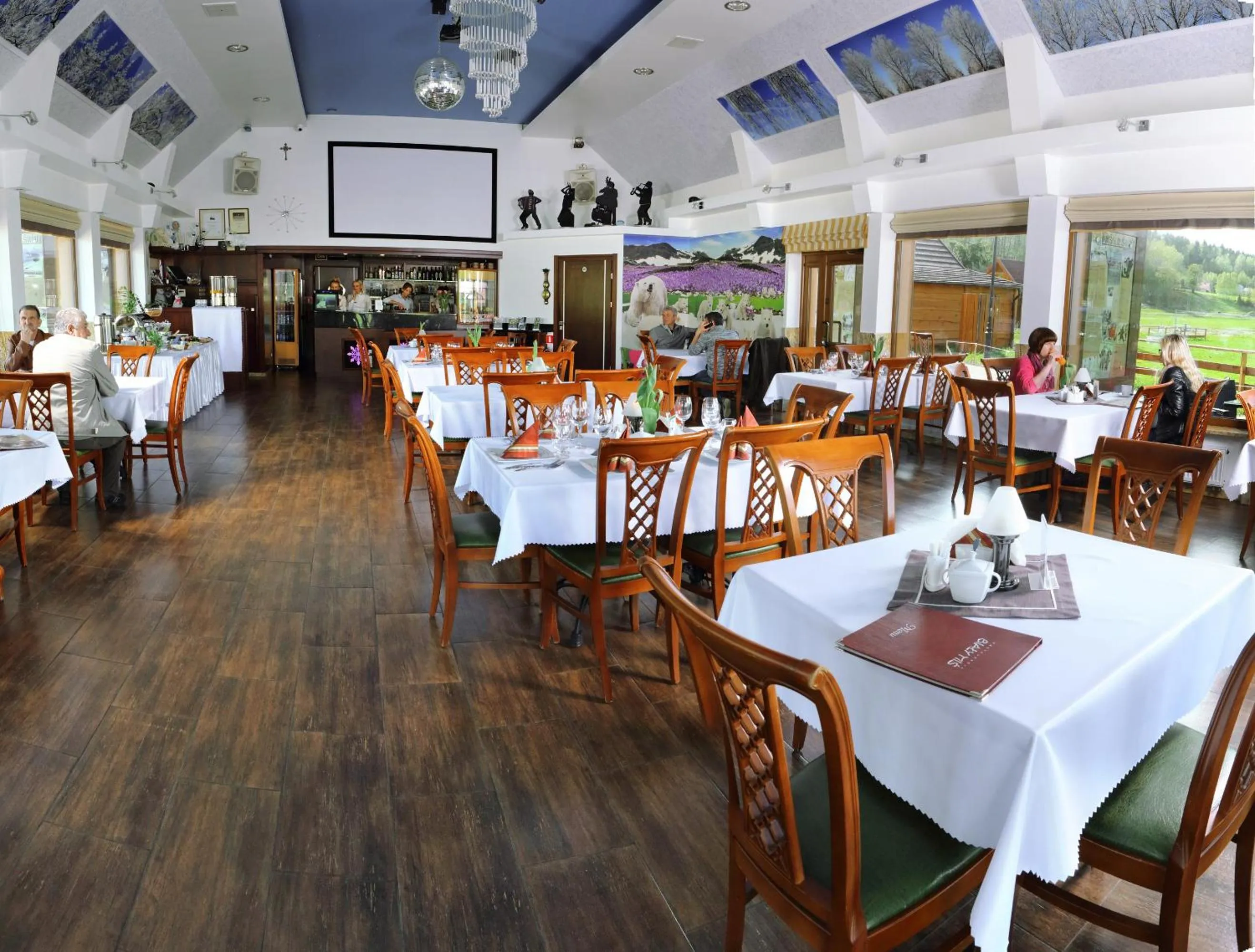 Restaurant/places to eat in Osada Koszałkowo Wieżyca