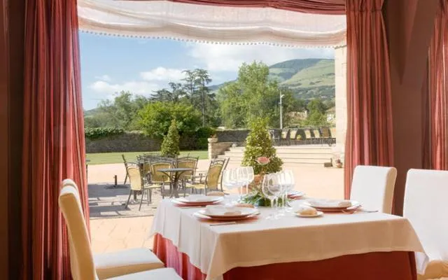 Restaurant/places to eat in Casón de la Marquesa