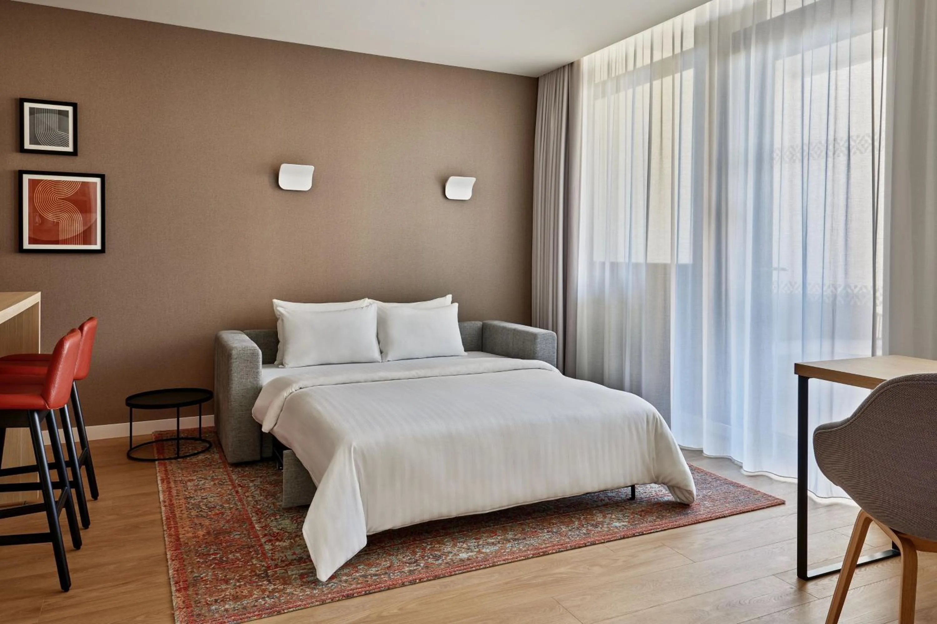 Photo of the whole room, Bed in Residence Inn by Marriott Munich Central
