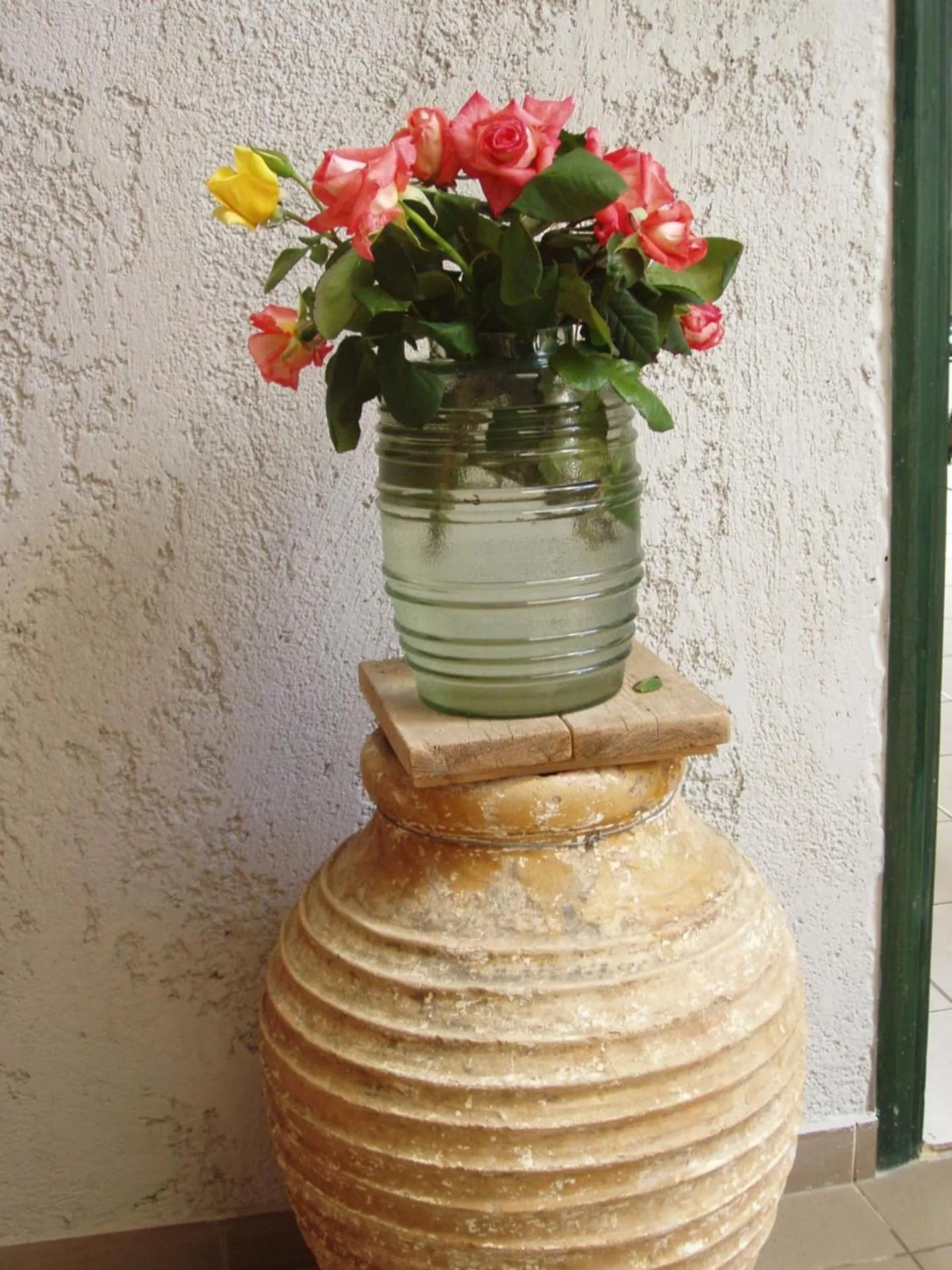 Decorative detail in Aris Apartments