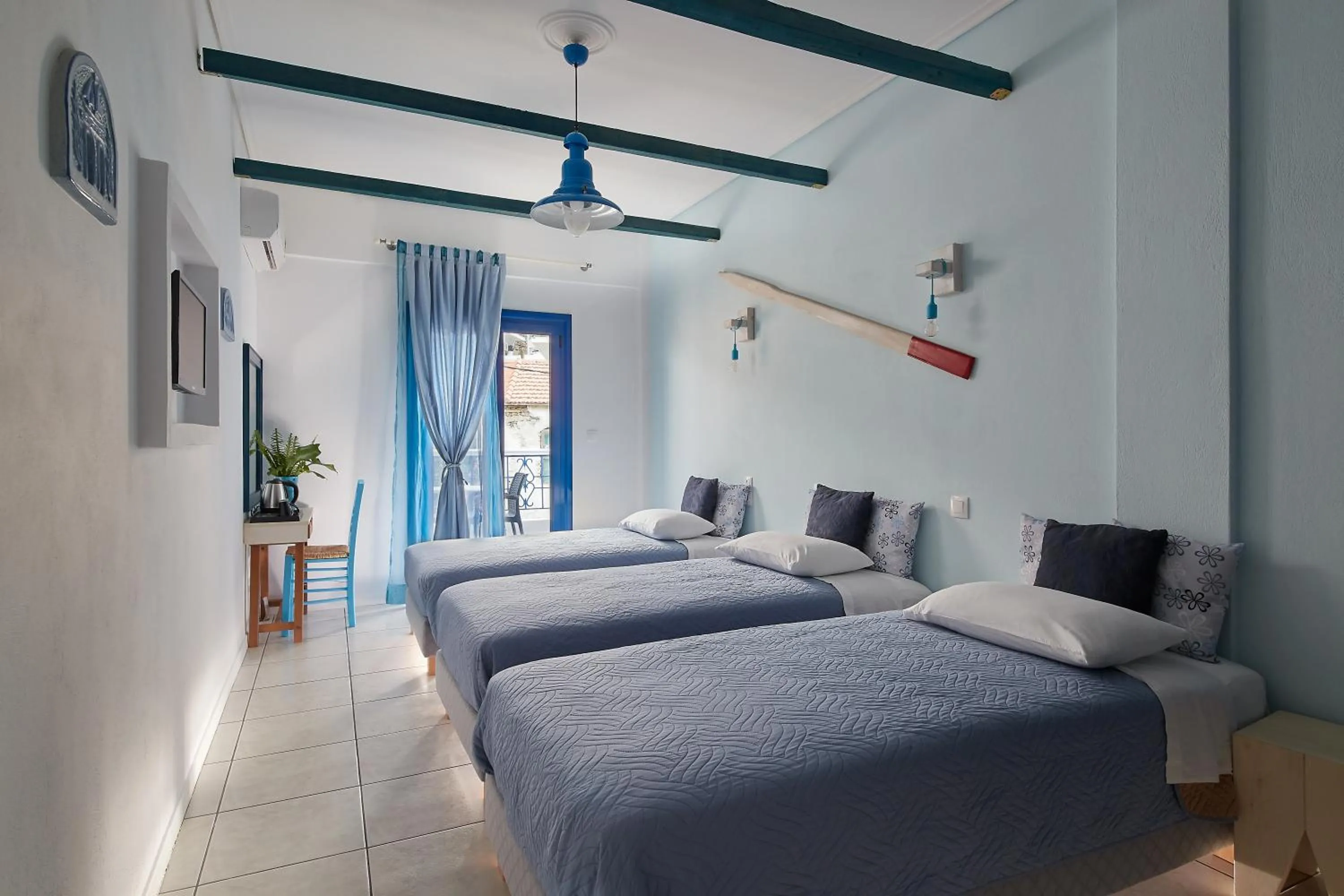 Photo of the whole room, Bed in Atheras