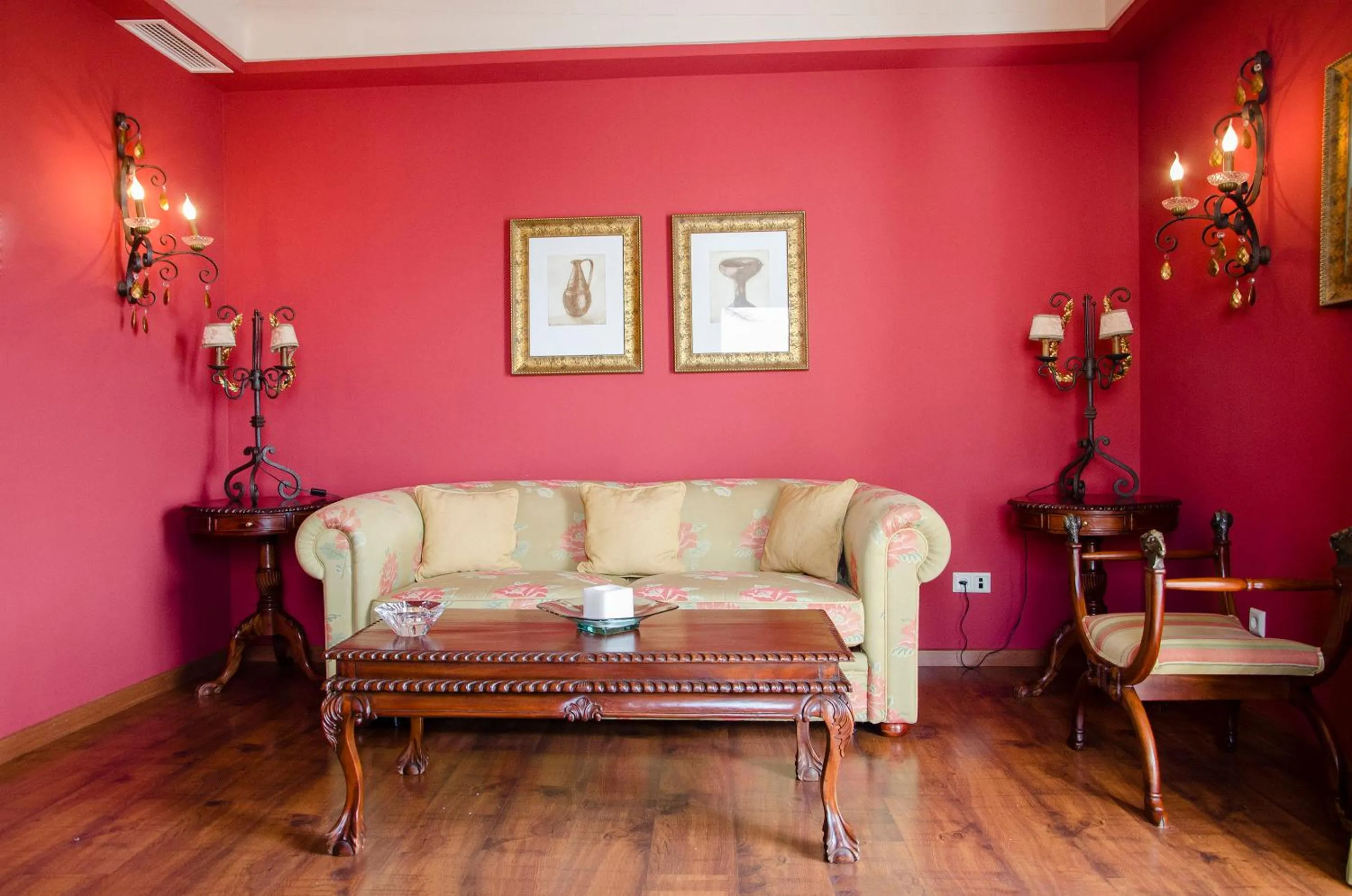 Seating area in Hotel Montelirio