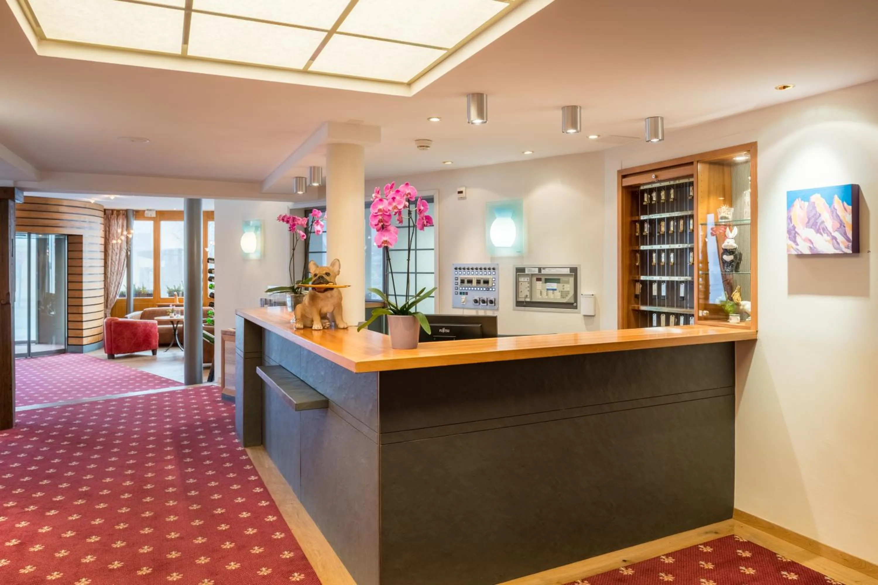 Lobby or reception in Schweizerhaus Swiss Quality Hotel
