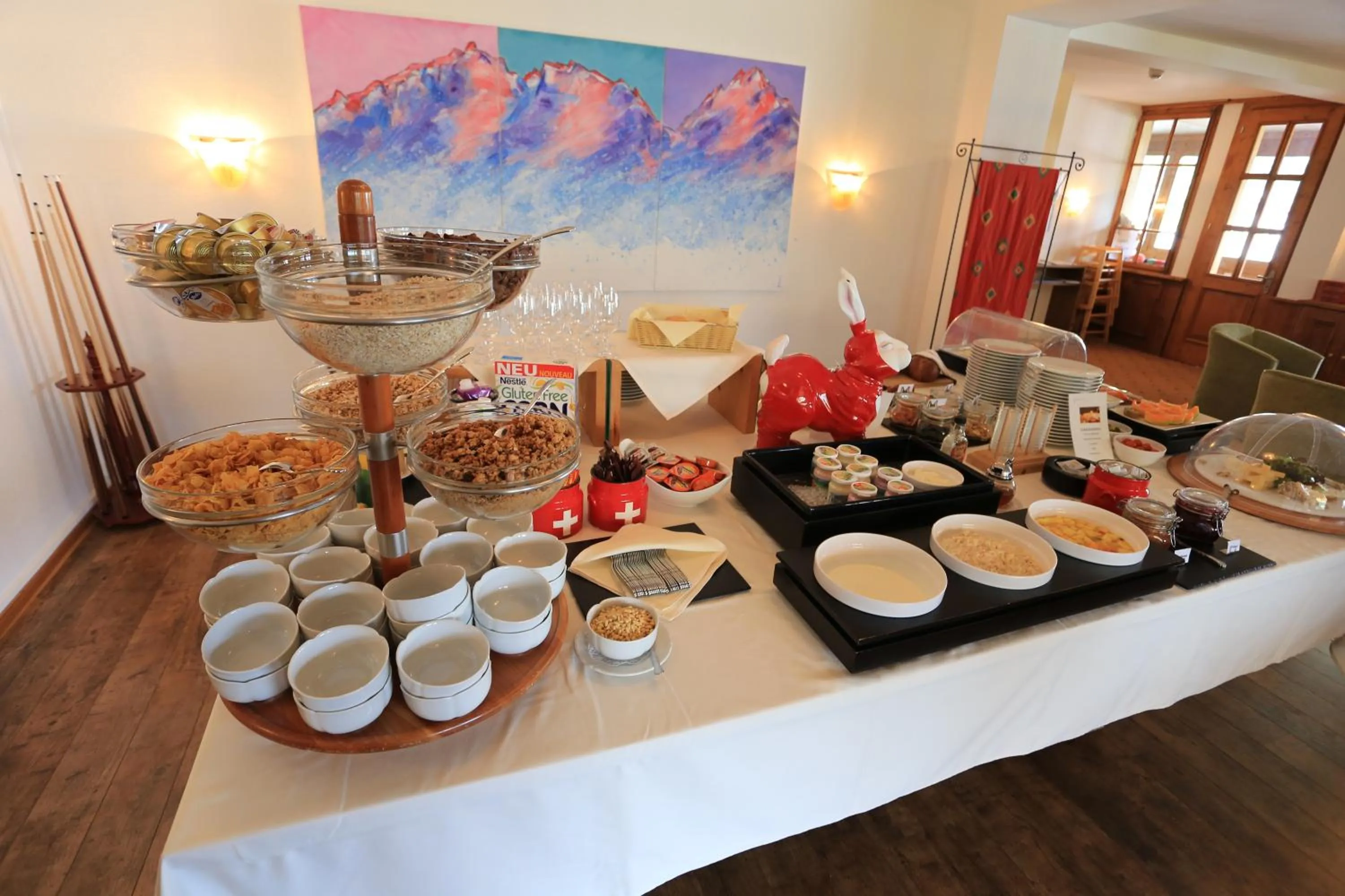 Food and drinks in Schweizerhaus Swiss Quality Hotel