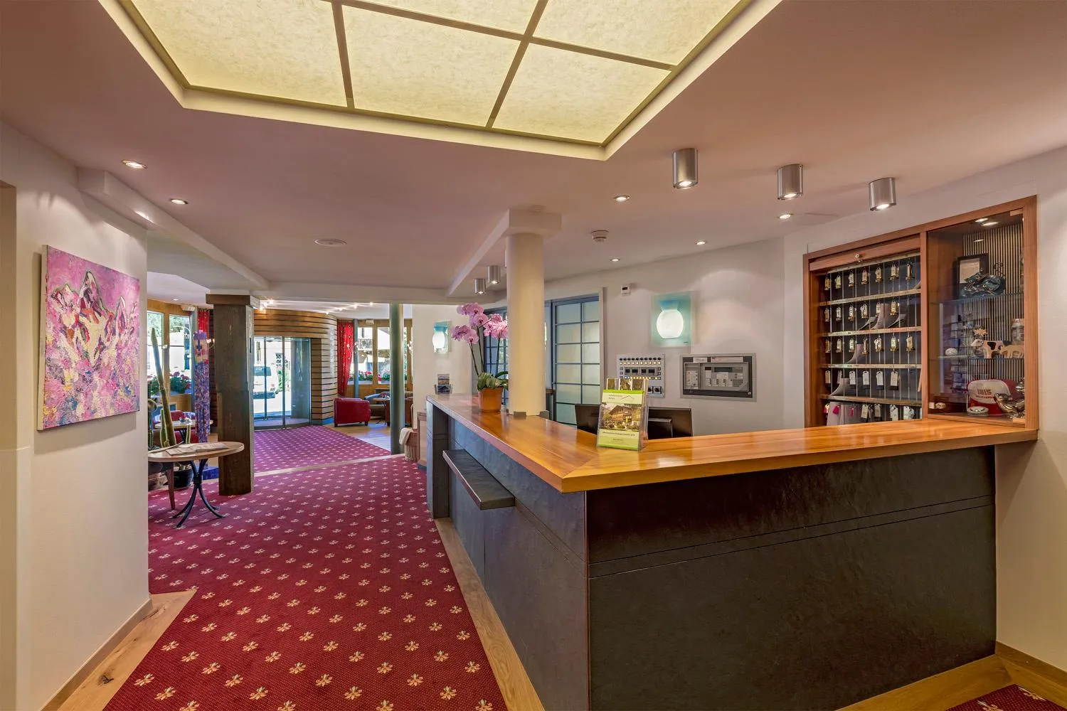 Lobby or reception in Schweizerhaus Swiss Quality Hotel