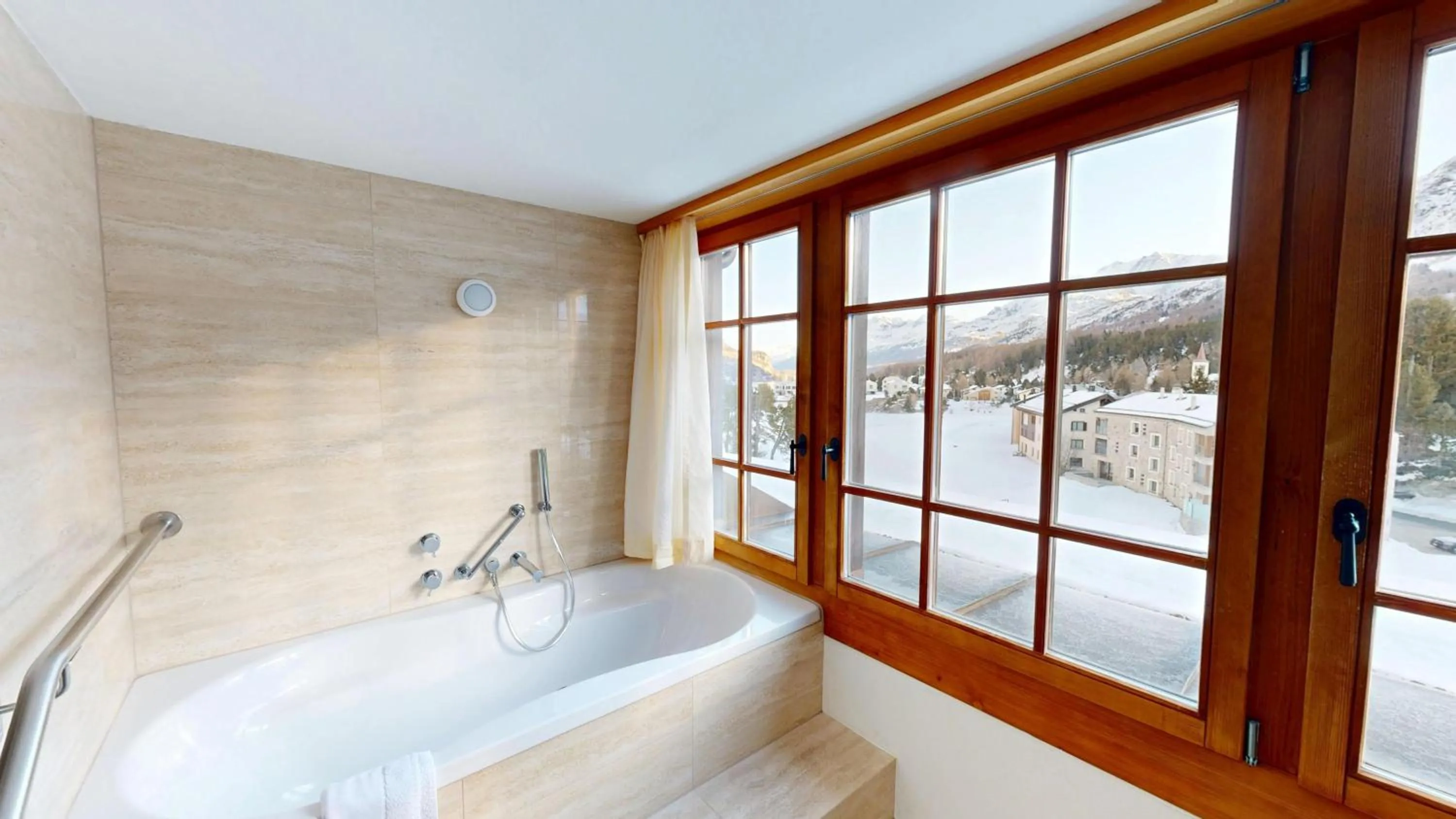 Bathroom in Schweizerhaus Swiss Quality Hotel