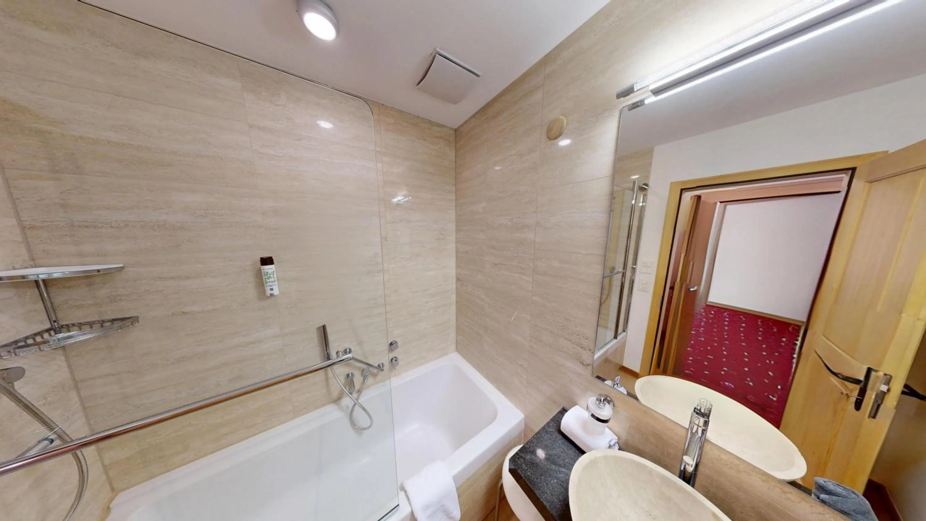 Bathroom in Schweizerhaus Swiss Quality Hotel