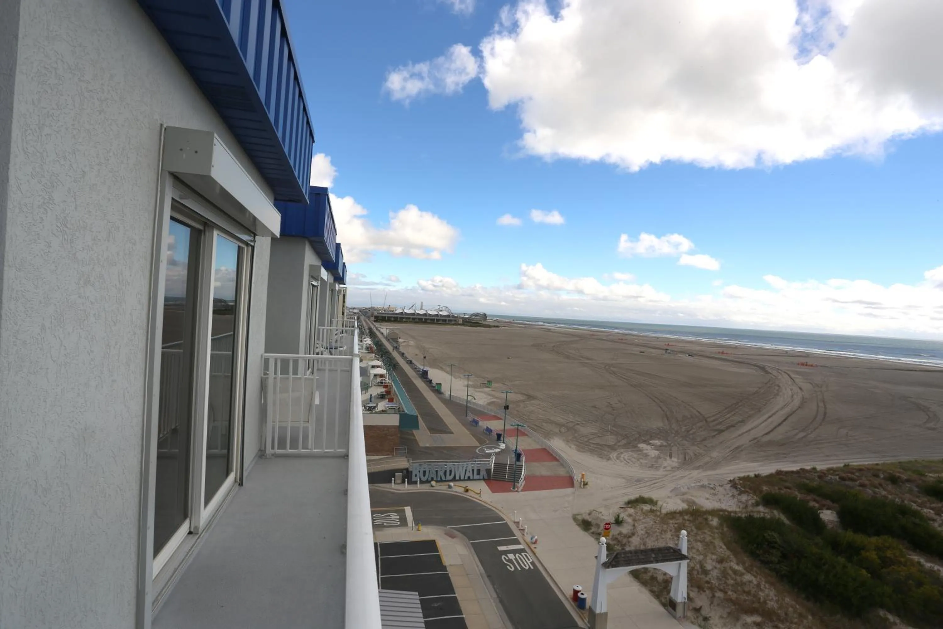 Day in Adventurer Oceanfront Inn