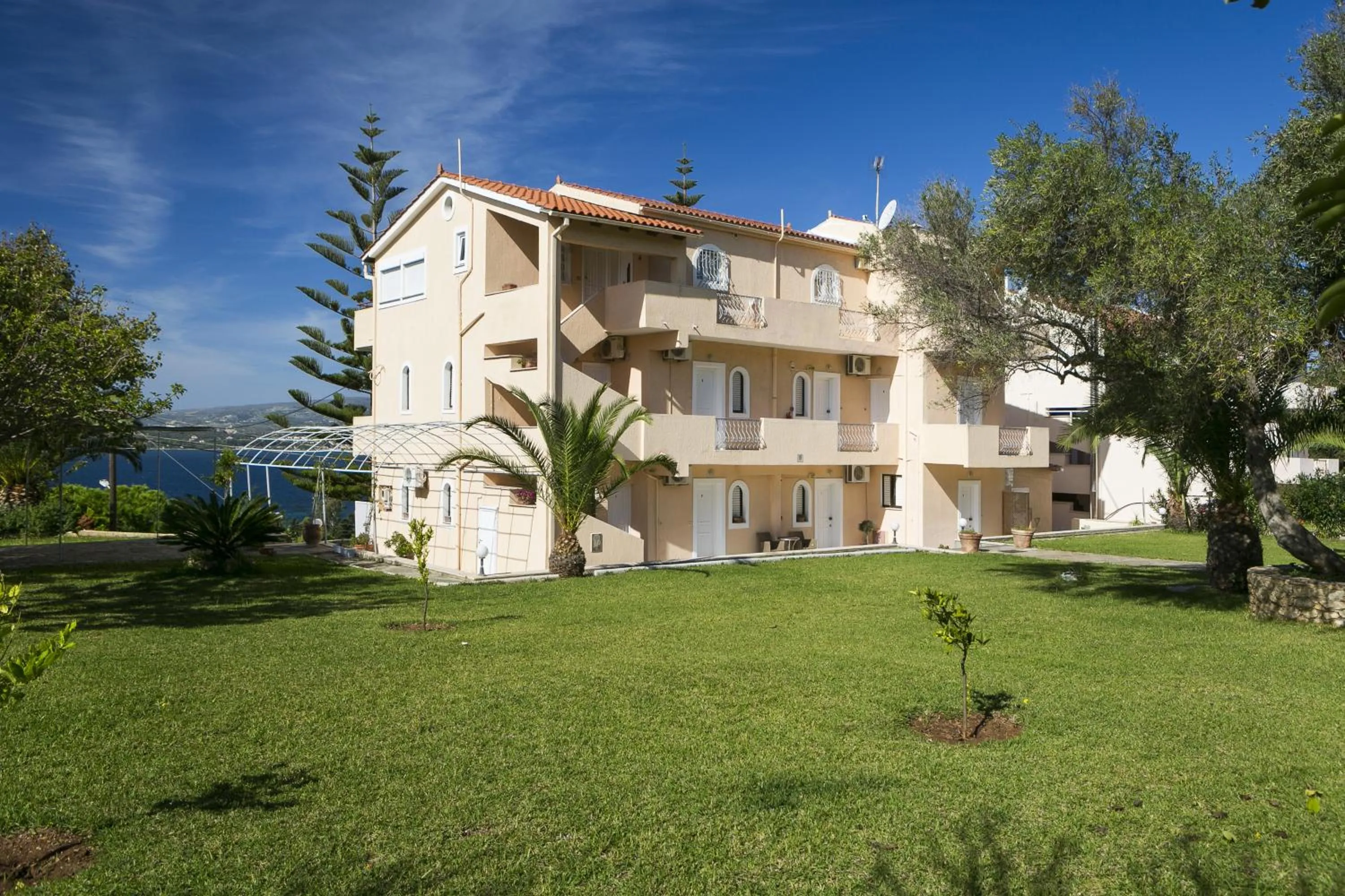 Facade/entrance in Panorama Fanari studios and apartments