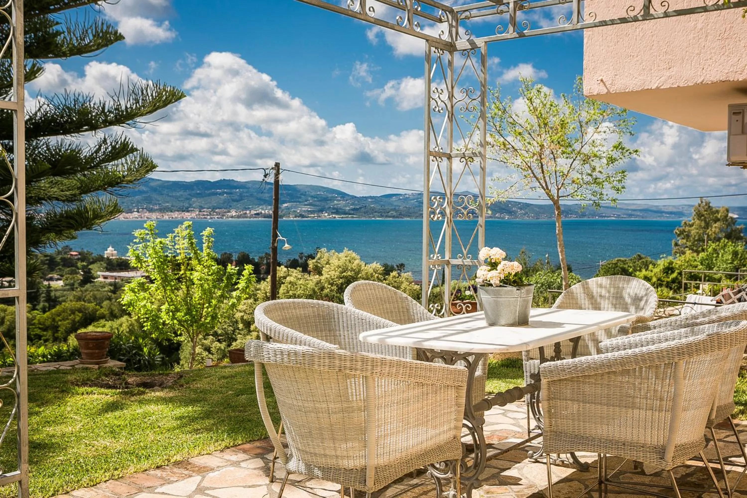 Patio in Panorama Fanari studios and apartments