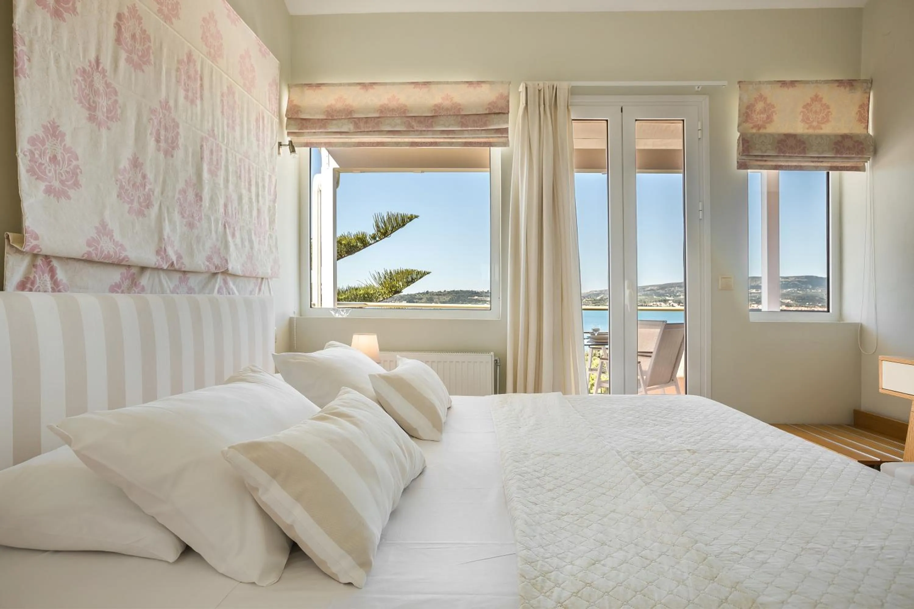 Bed in Panorama Fanari studios and apartments