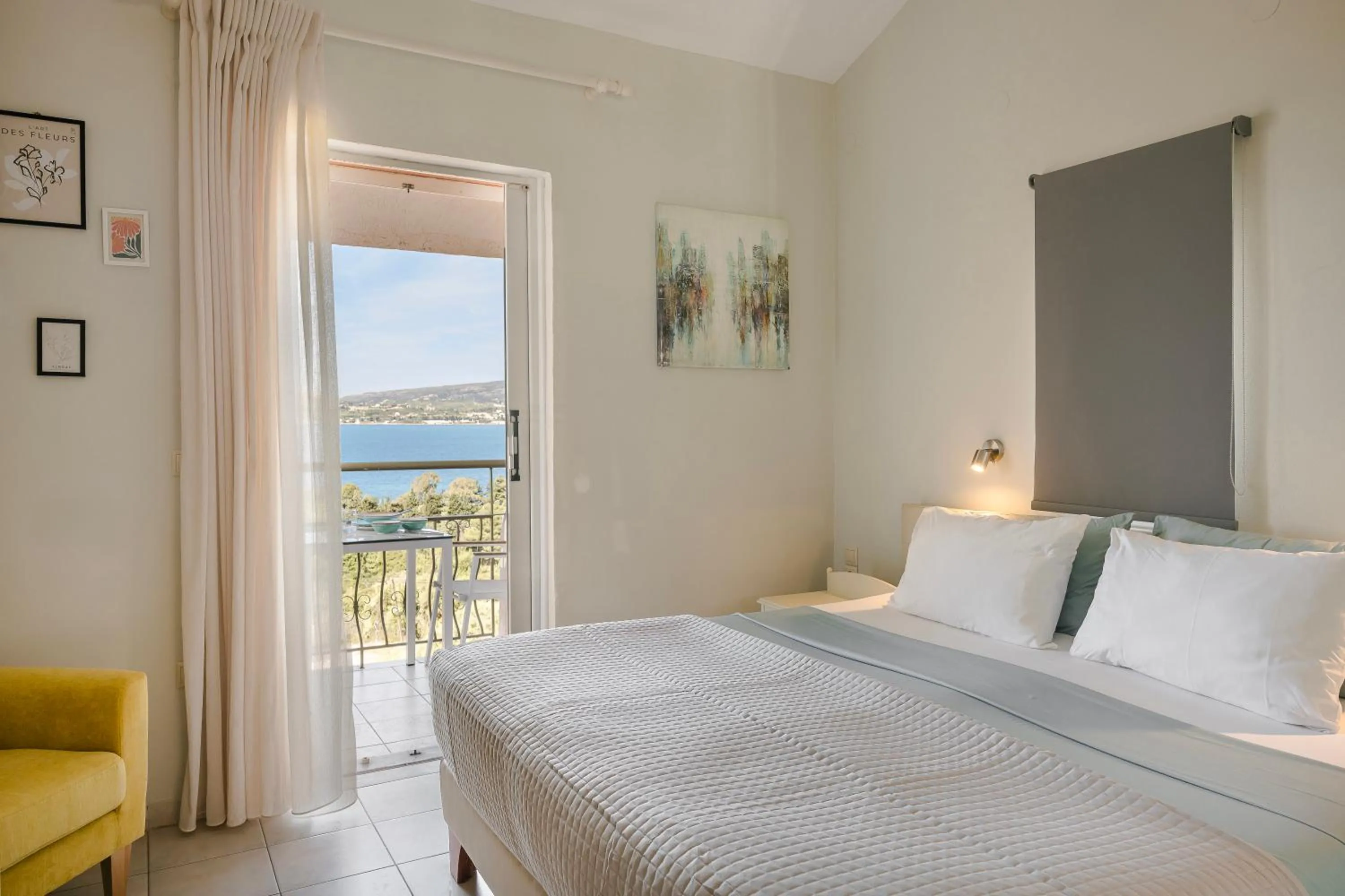 Bed in Panorama Fanari studios and apartments