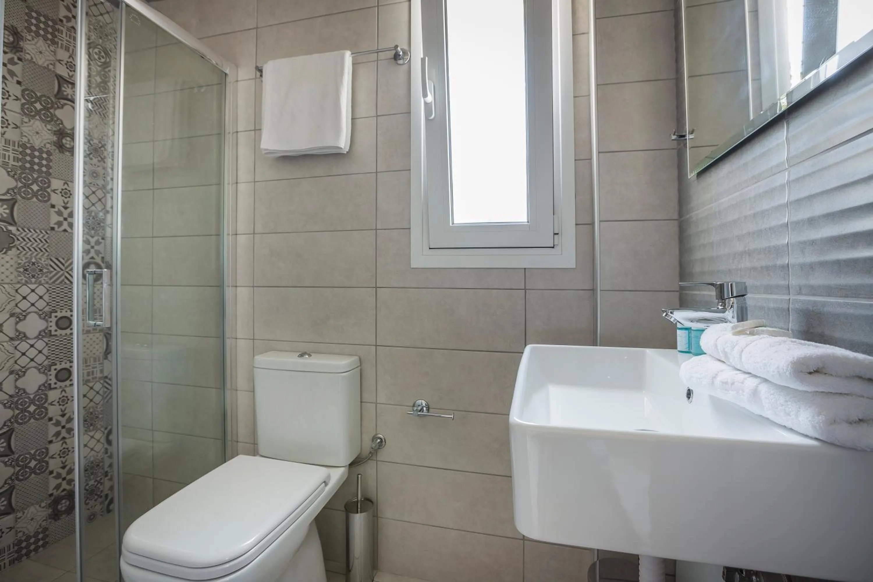 Shower in Panorama Fanari studios and apartments