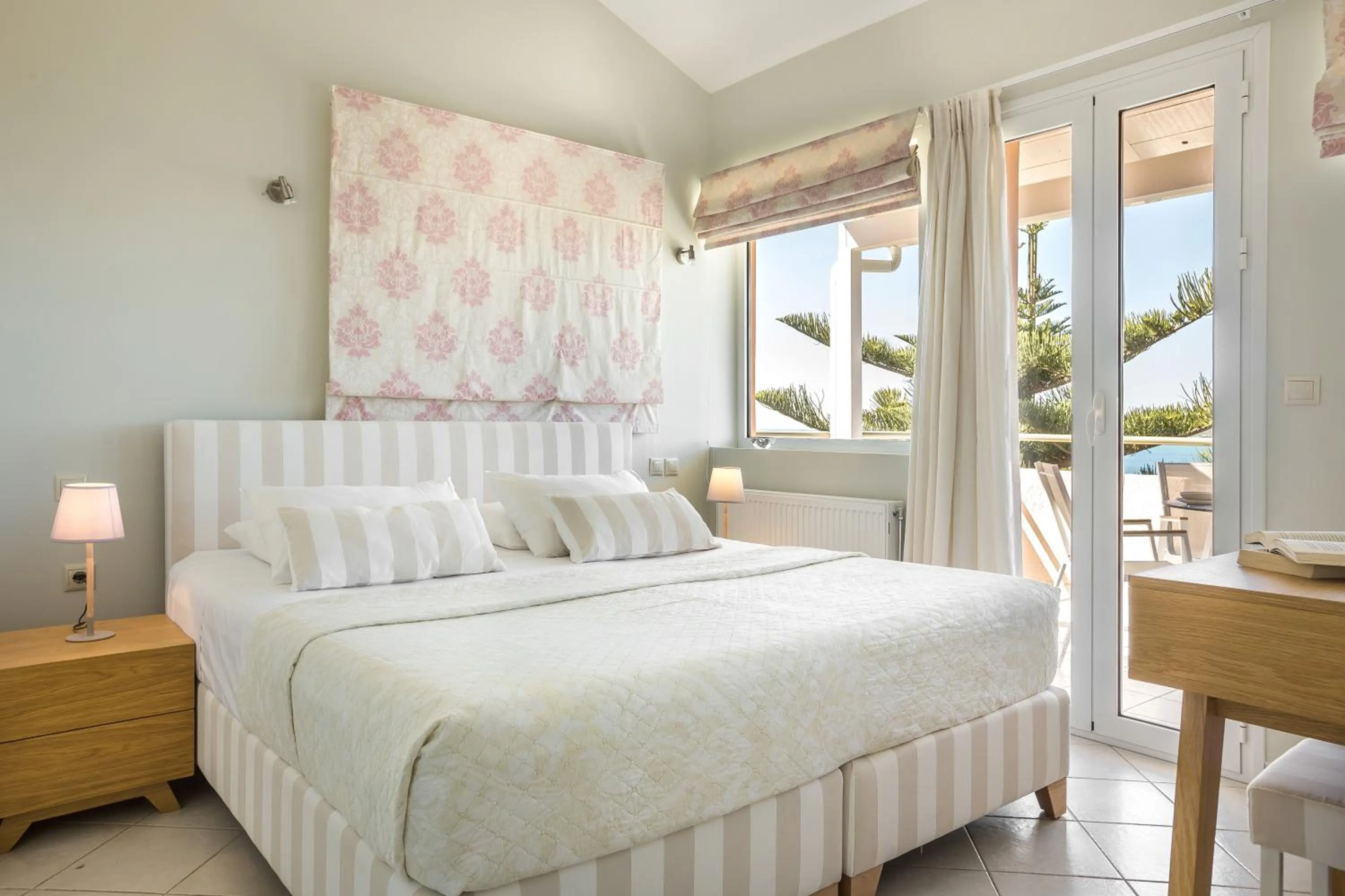 Bed in Panorama Fanari studios and apartments