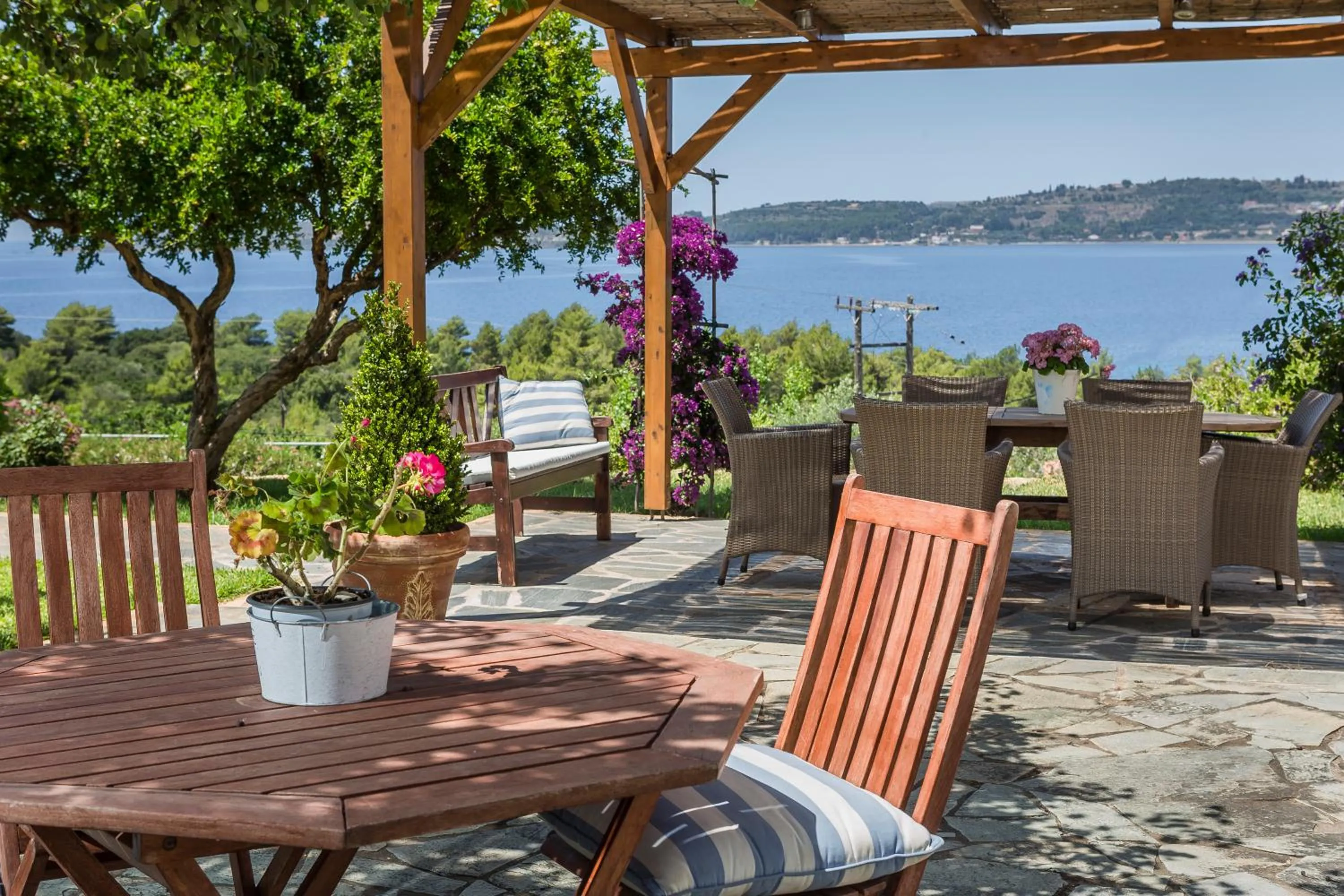 Garden in Panorama Fanari studios and apartments