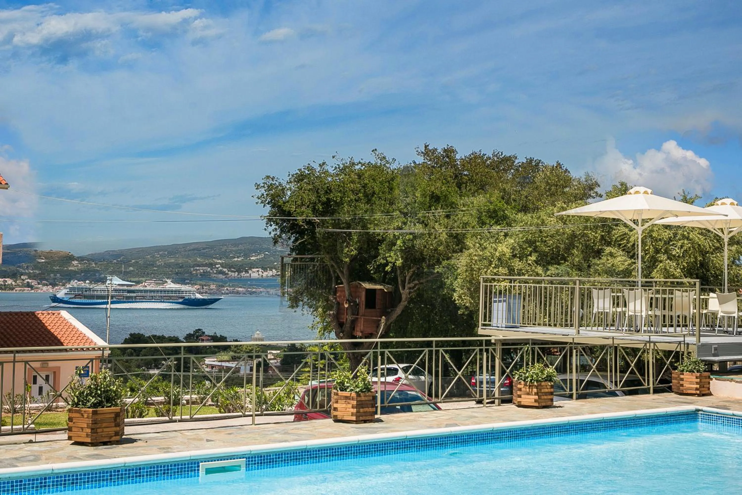 Patio in Panorama Fanari studios and apartments