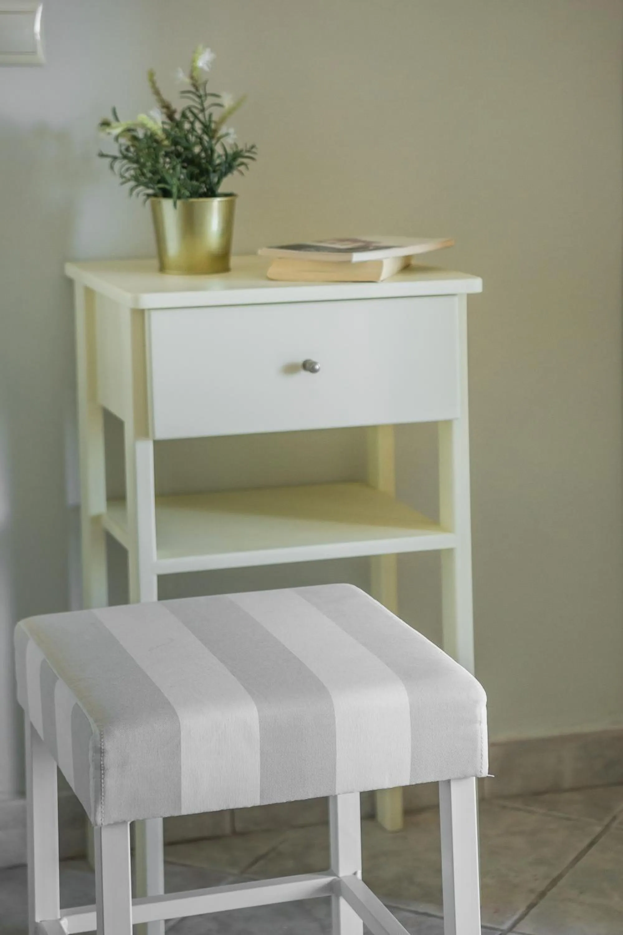 Dining area in Panorama Fanari studios and apartments