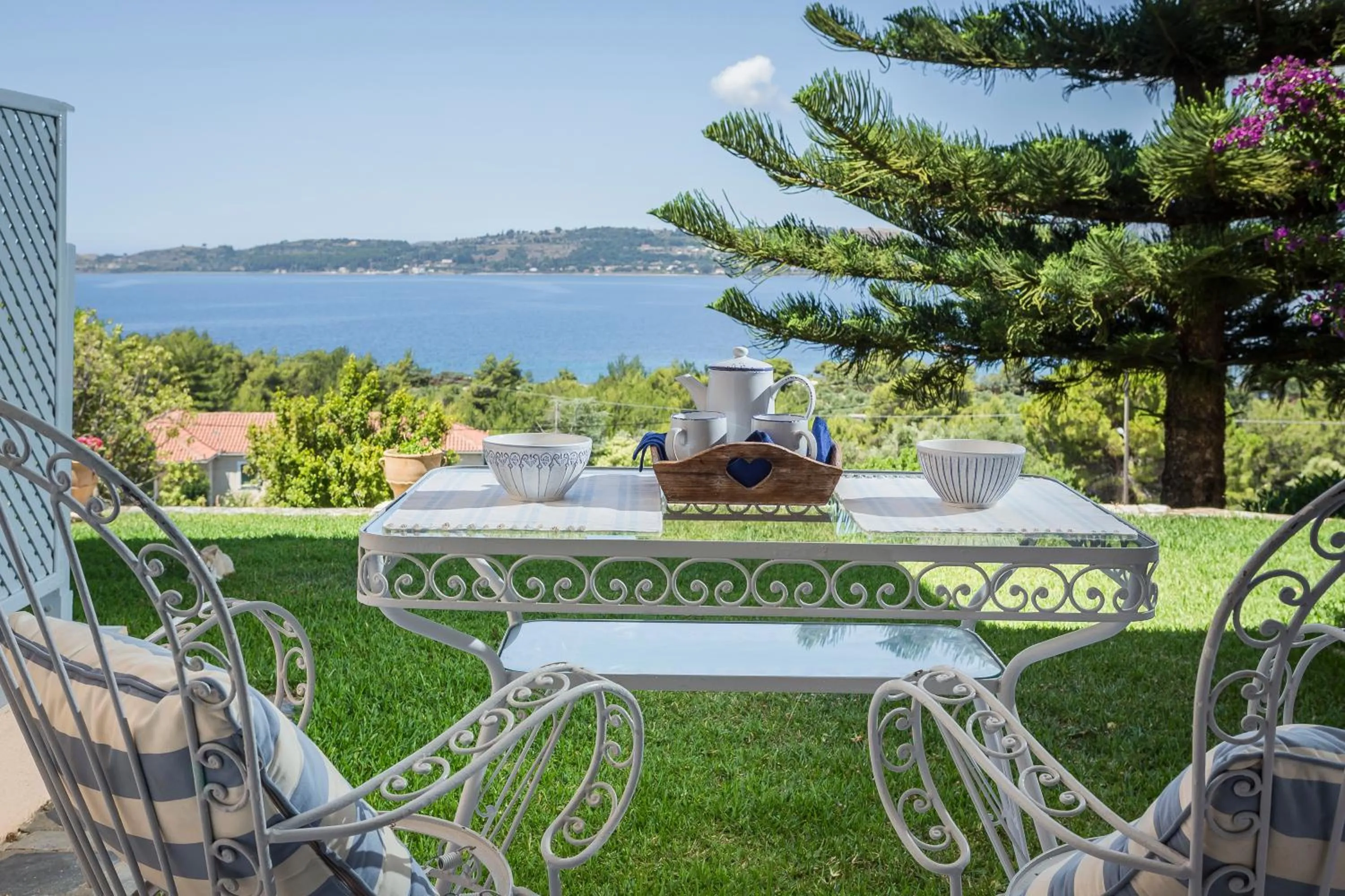 Garden in Panorama Fanari studios and apartments