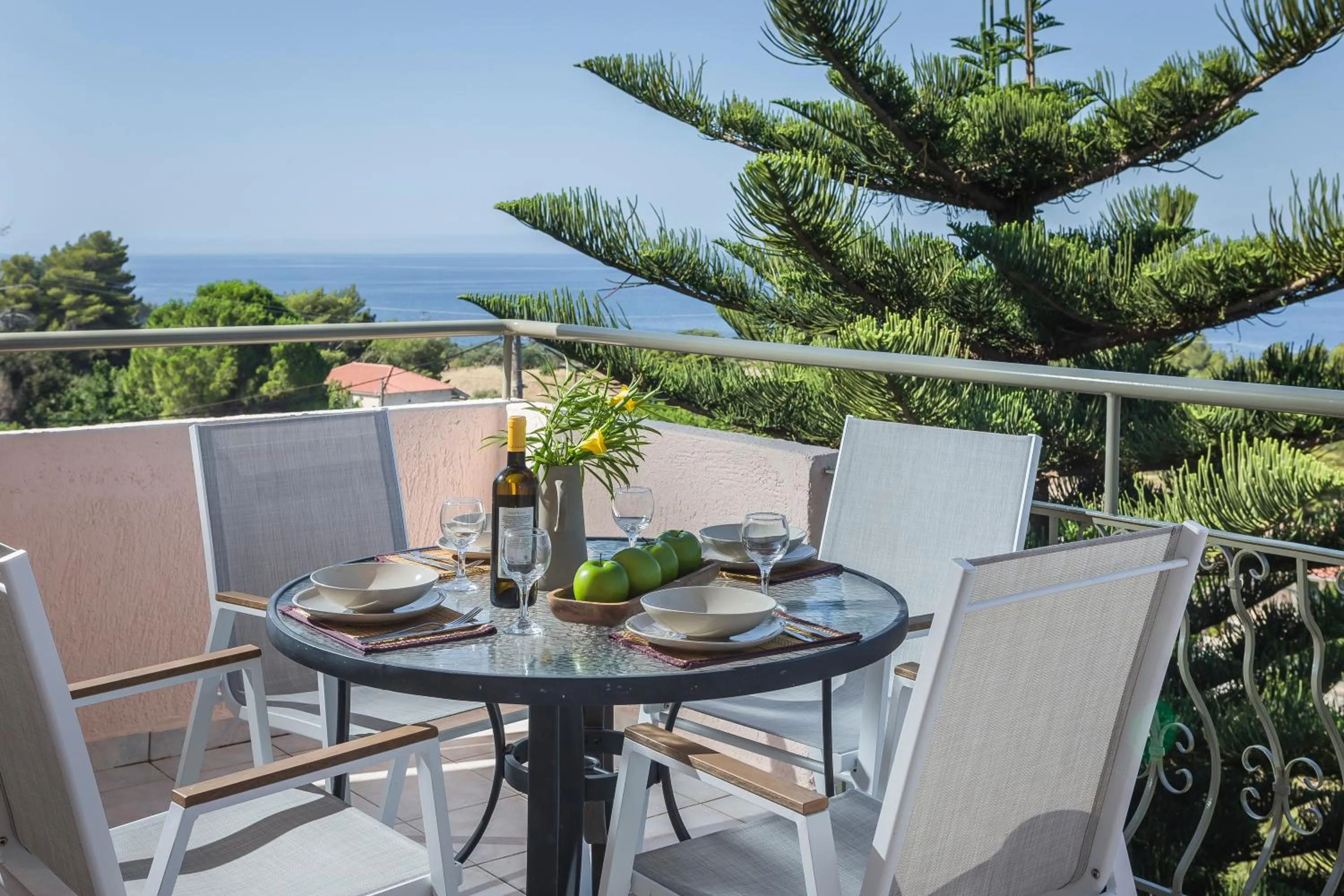 Garden in Panorama Fanari studios and apartments