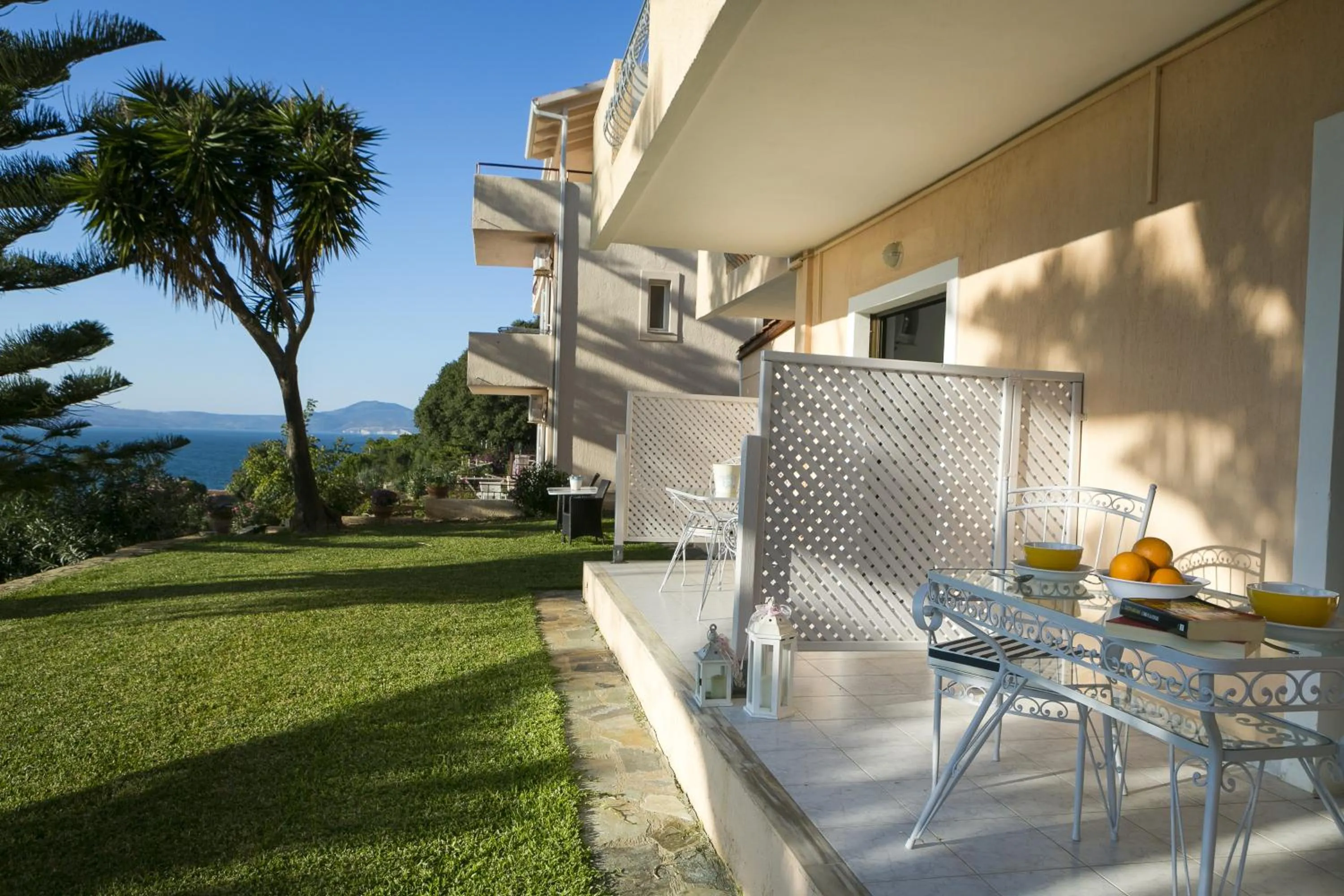 Garden in Panorama Fanari studios and apartments