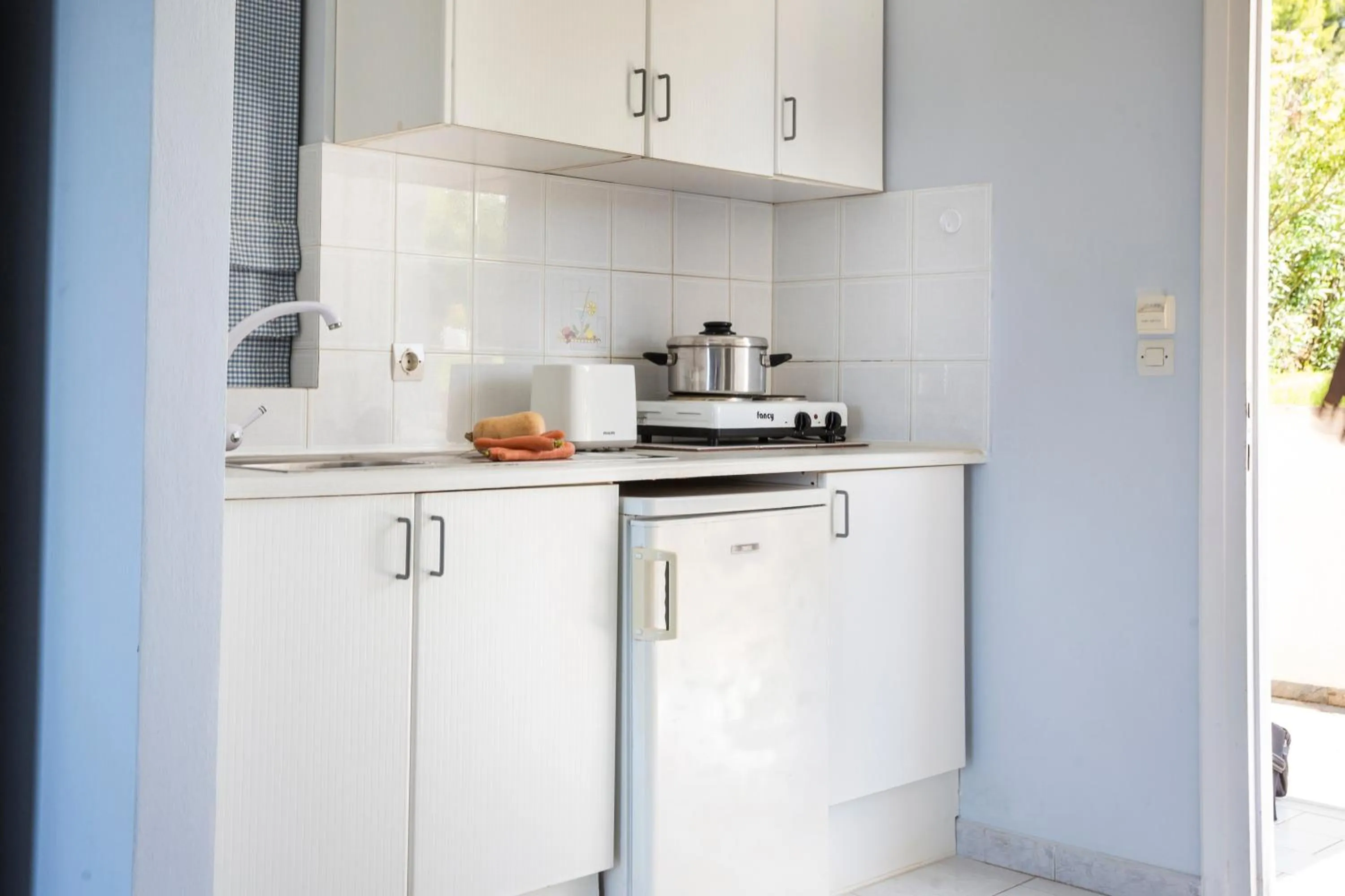 Coffee/tea facilities in Panorama Fanari studios and apartments