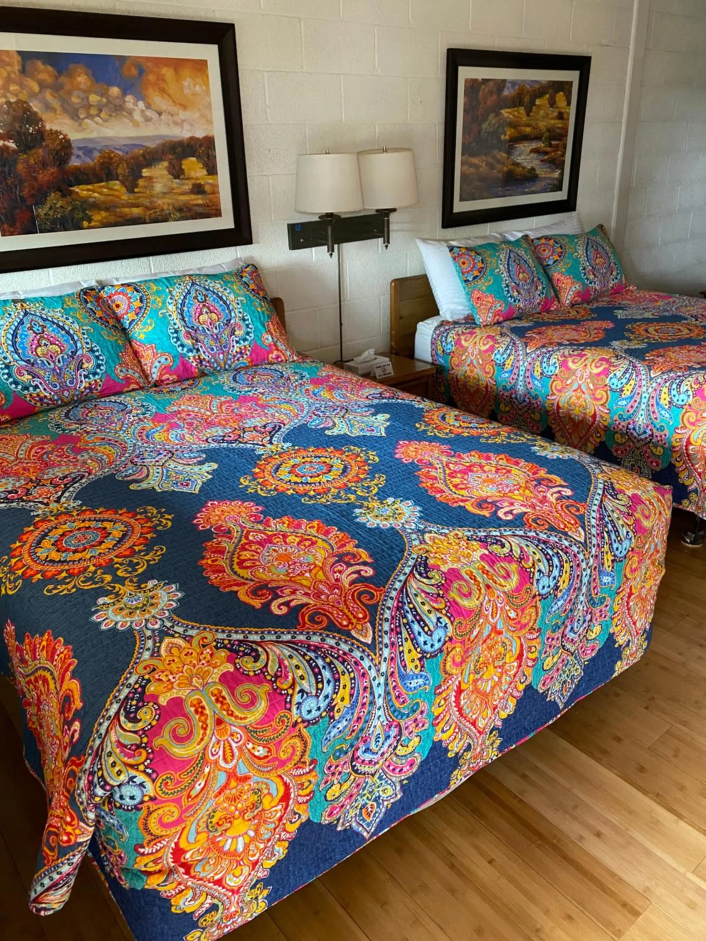 Bed in Starlight Motel