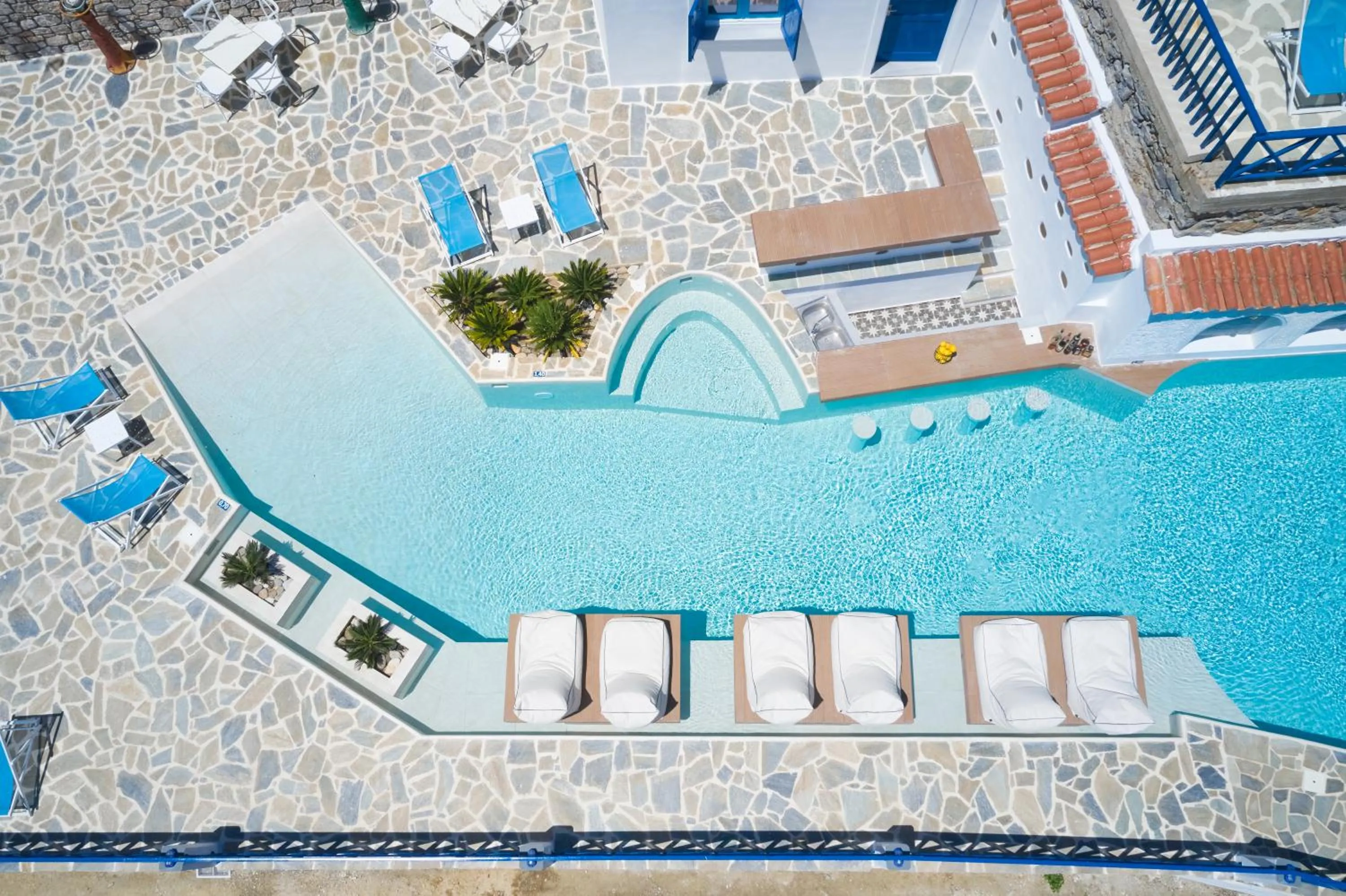 Swimming pool in Kerame Studios & Apartments