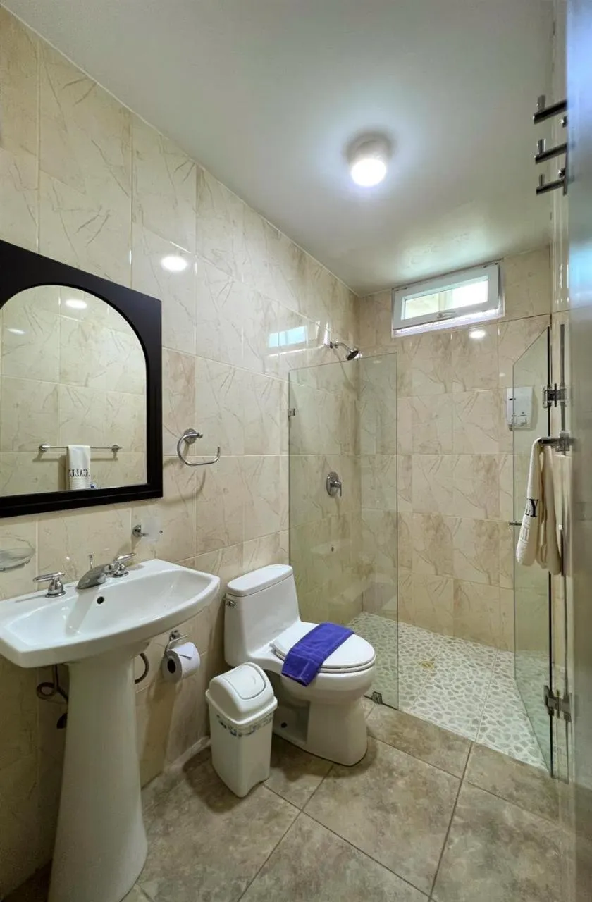 Bathroom in Hotel Cally