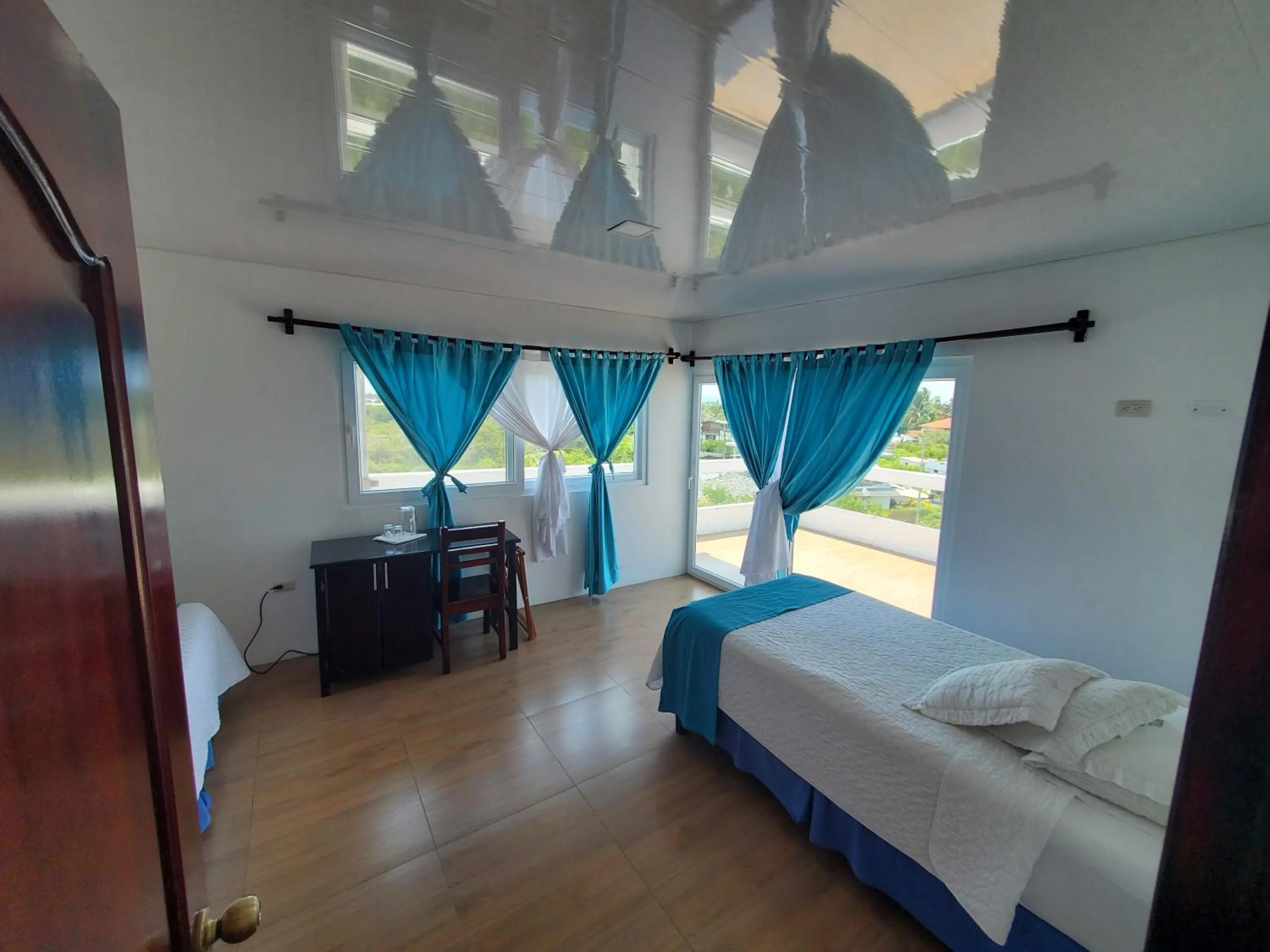 Photo of the whole room, Bed in Hotel Cally