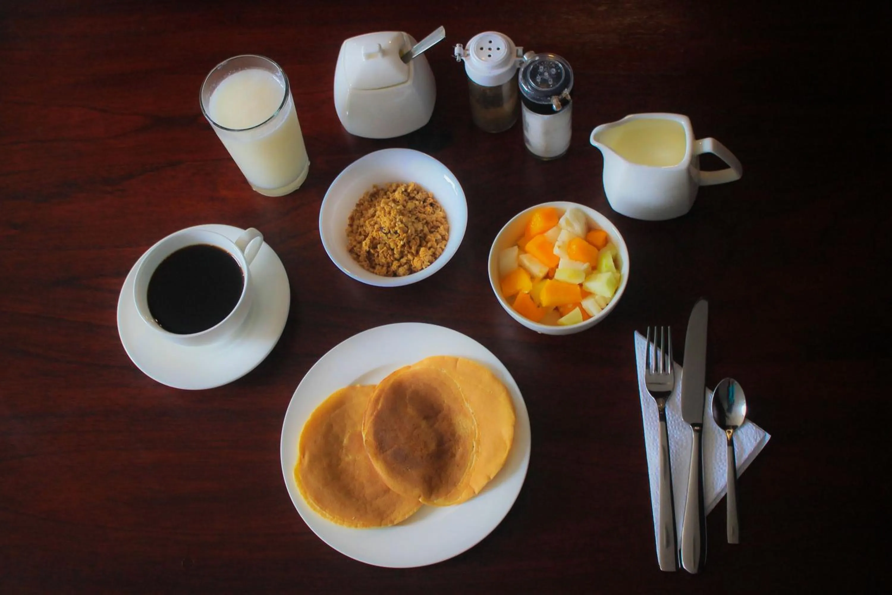 Restaurant/places to eat in Hotel Cally