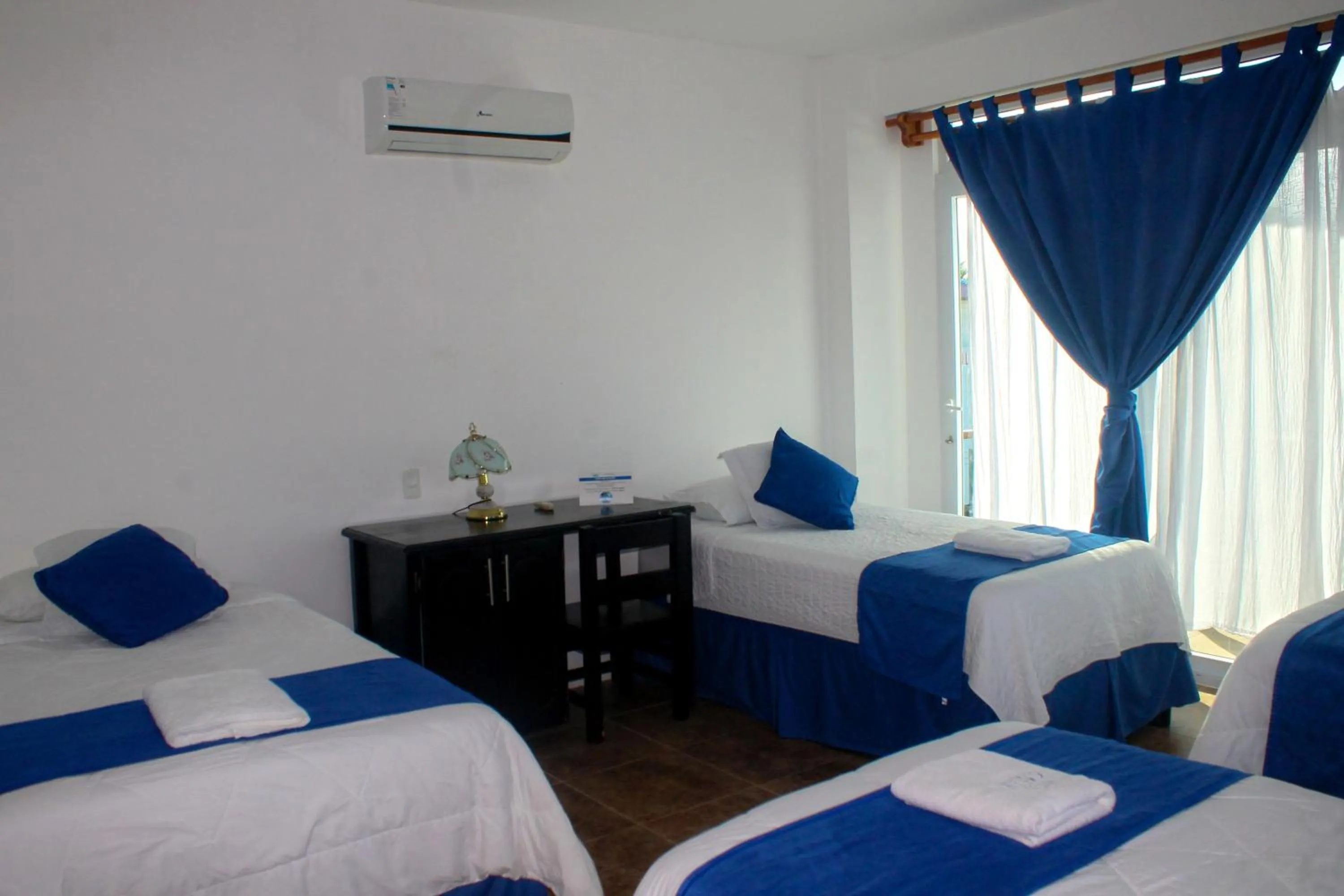 Photo of the whole room, Bed in Hotel Cally