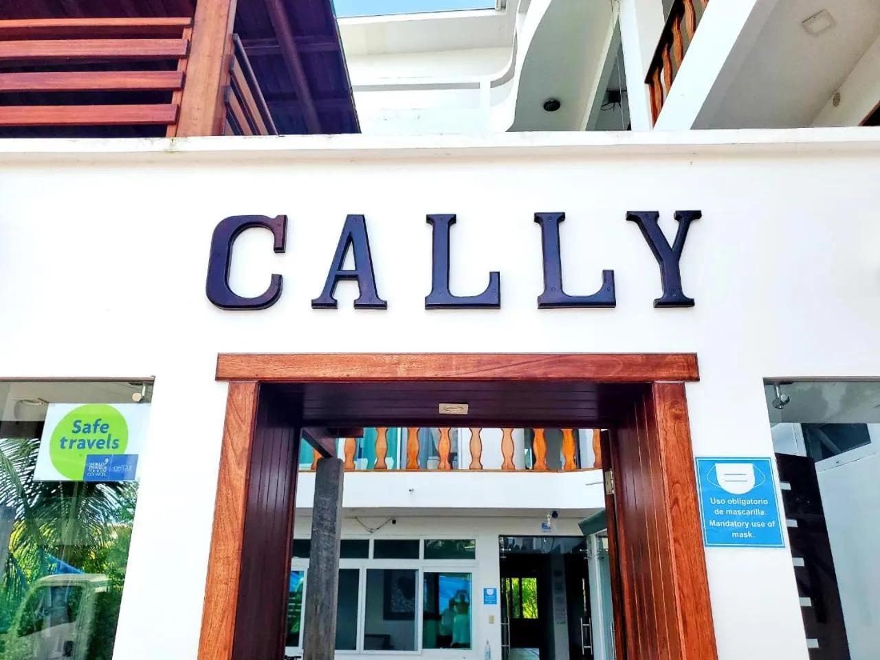 Facade/entrance in Hotel Cally