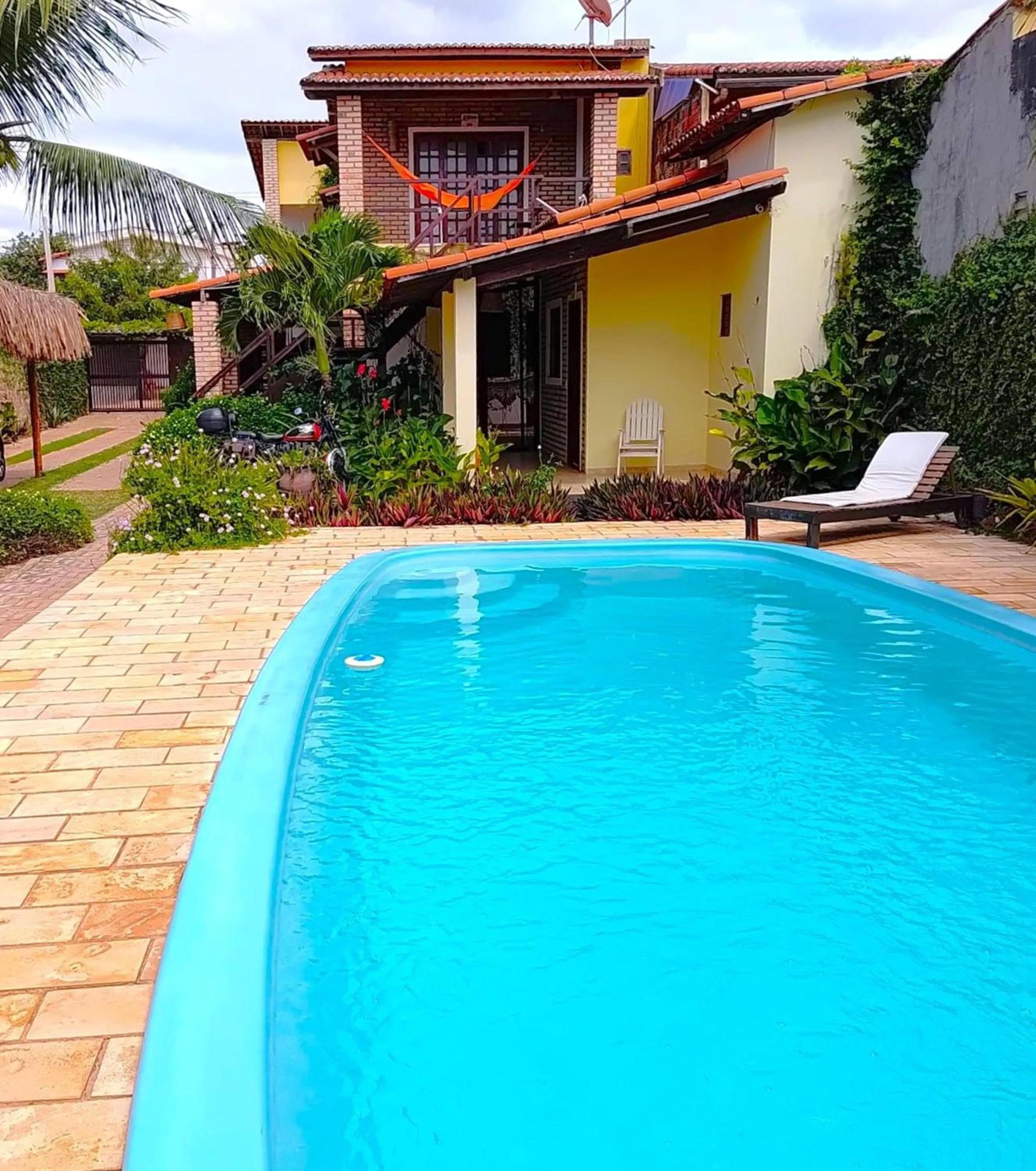 Swimming pool in Pousada Ello