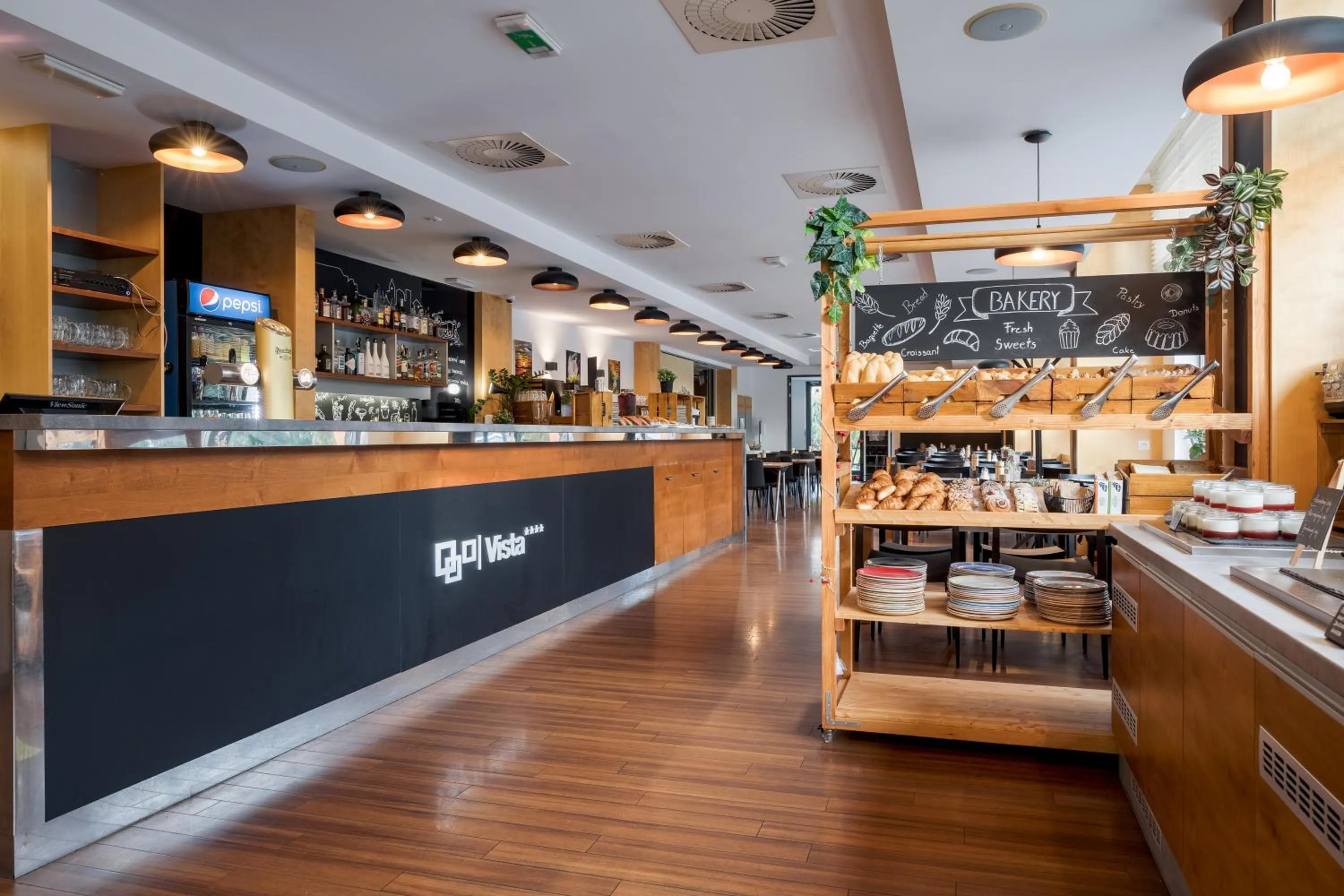 Restaurant/places to eat in Hotel Vista