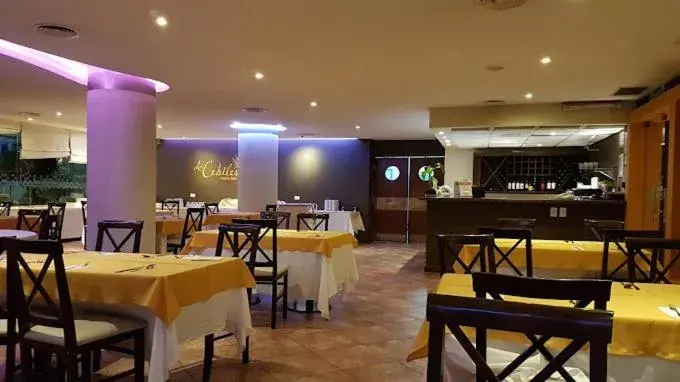 Lounge or bar in Casa Real Hotel Lounge or bar in Casa Real Hotel