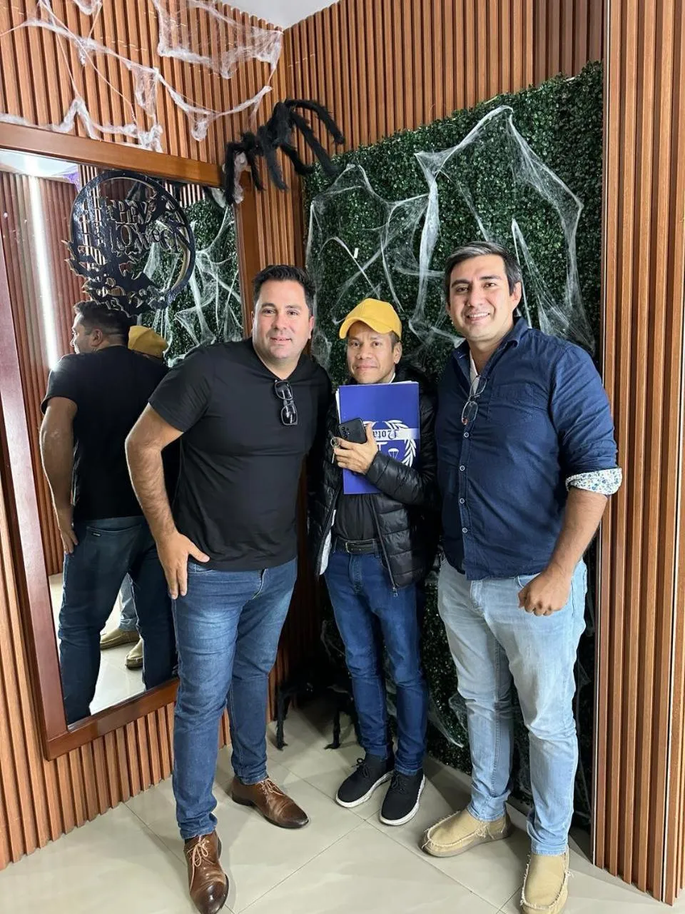 People in Hotel Villamar