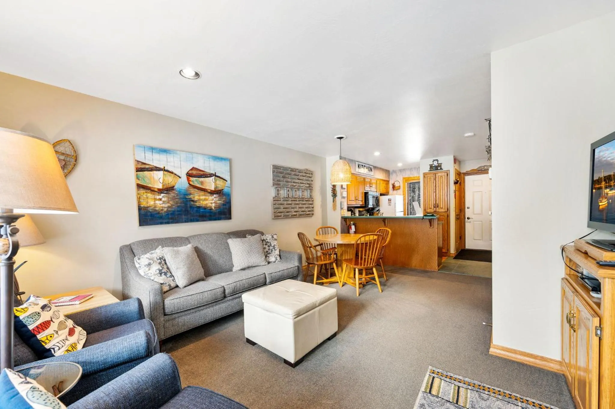 Living room in Evergreen Hill Condominiums