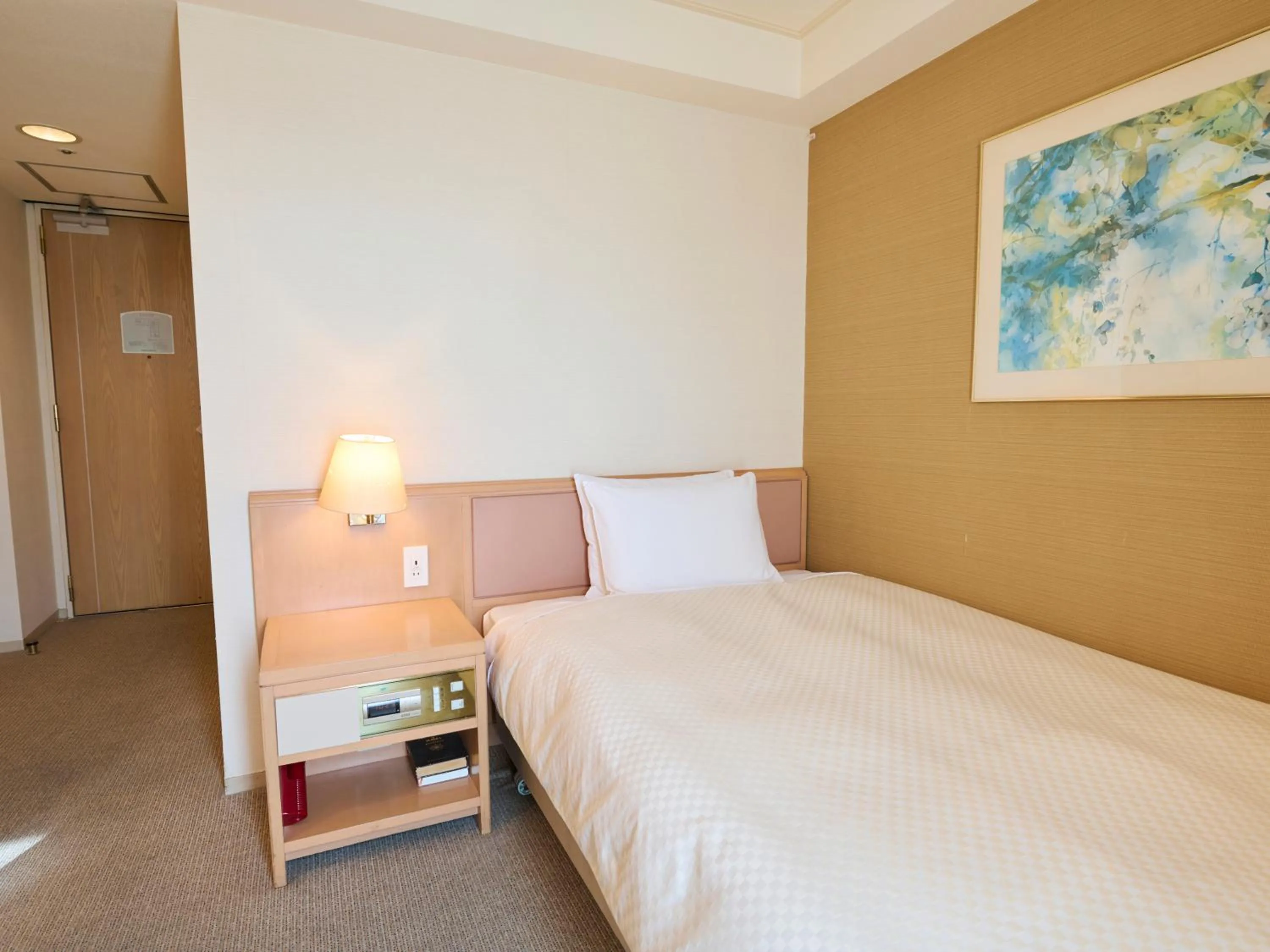 Photo of the whole room, Bed in Utsunomiya Tobu Hotel Grande