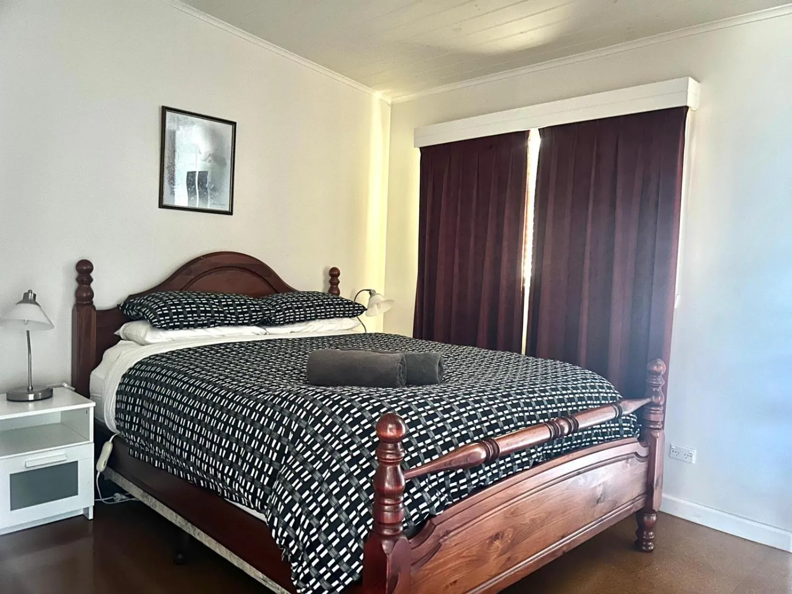 Bed in The Black Sparrow