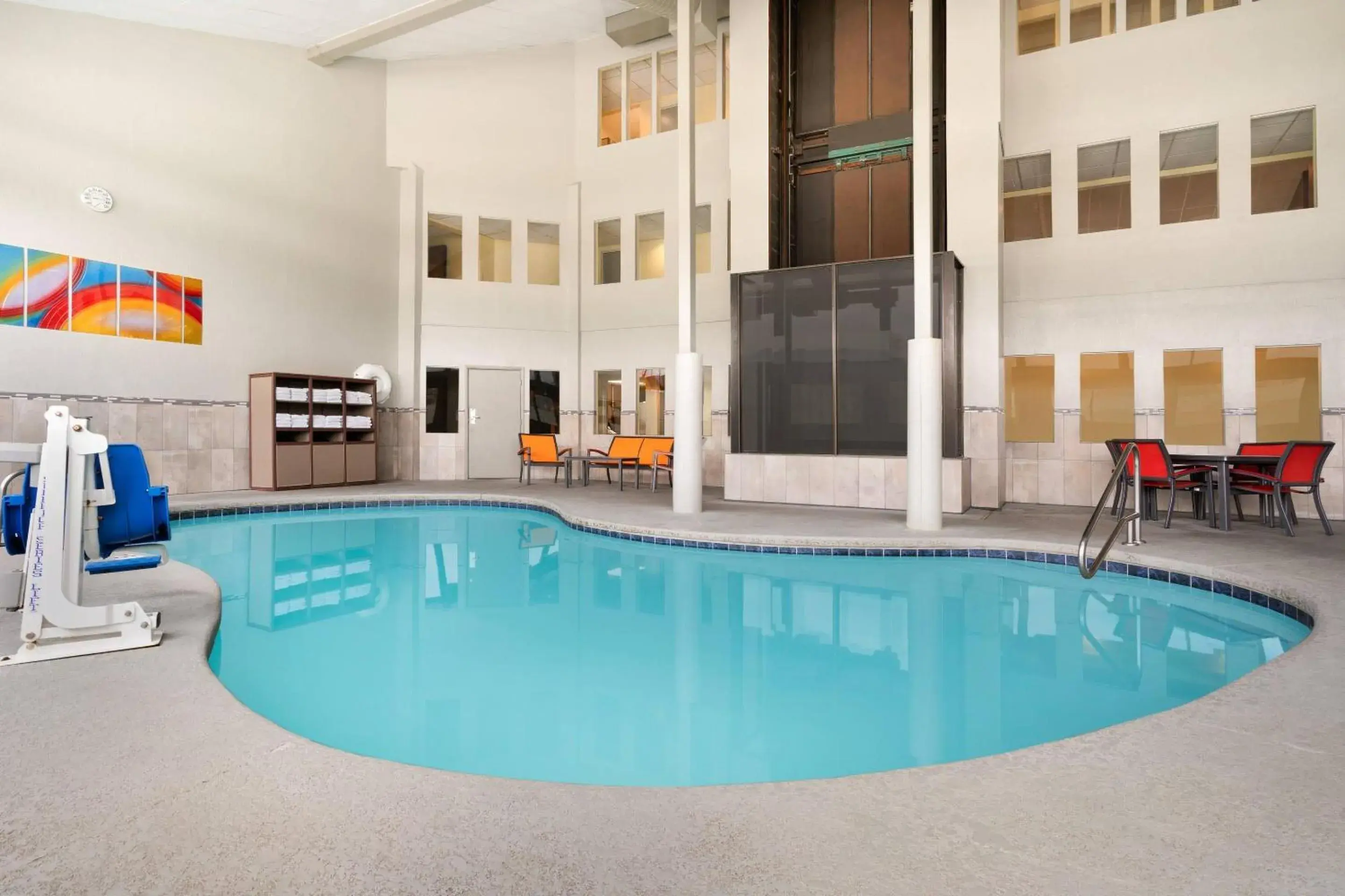 Swimming pool in The Kendrick Hotel, an Ascend Collection Hotel Swimming pool in The Kendrick Hotel, an Ascend Collection Hotel
