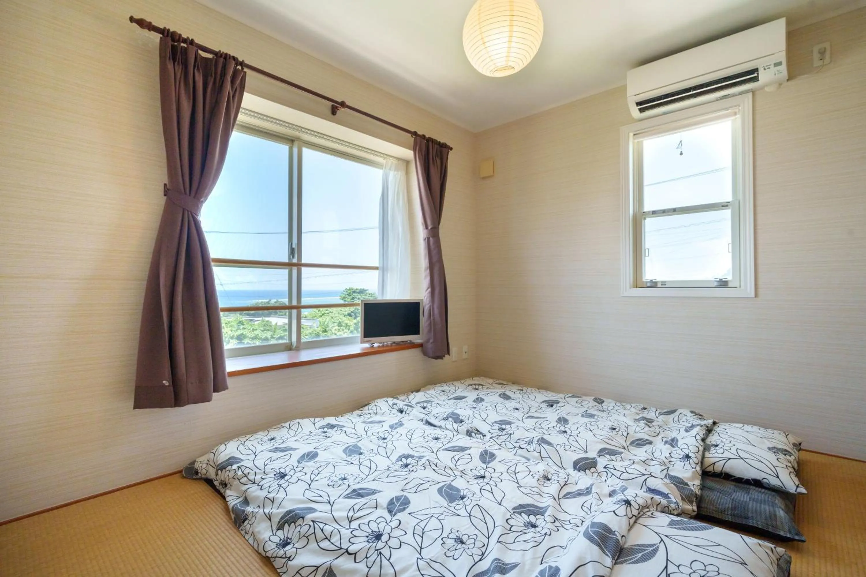 Bedroom, Bed in Hills Villa Miyakojima