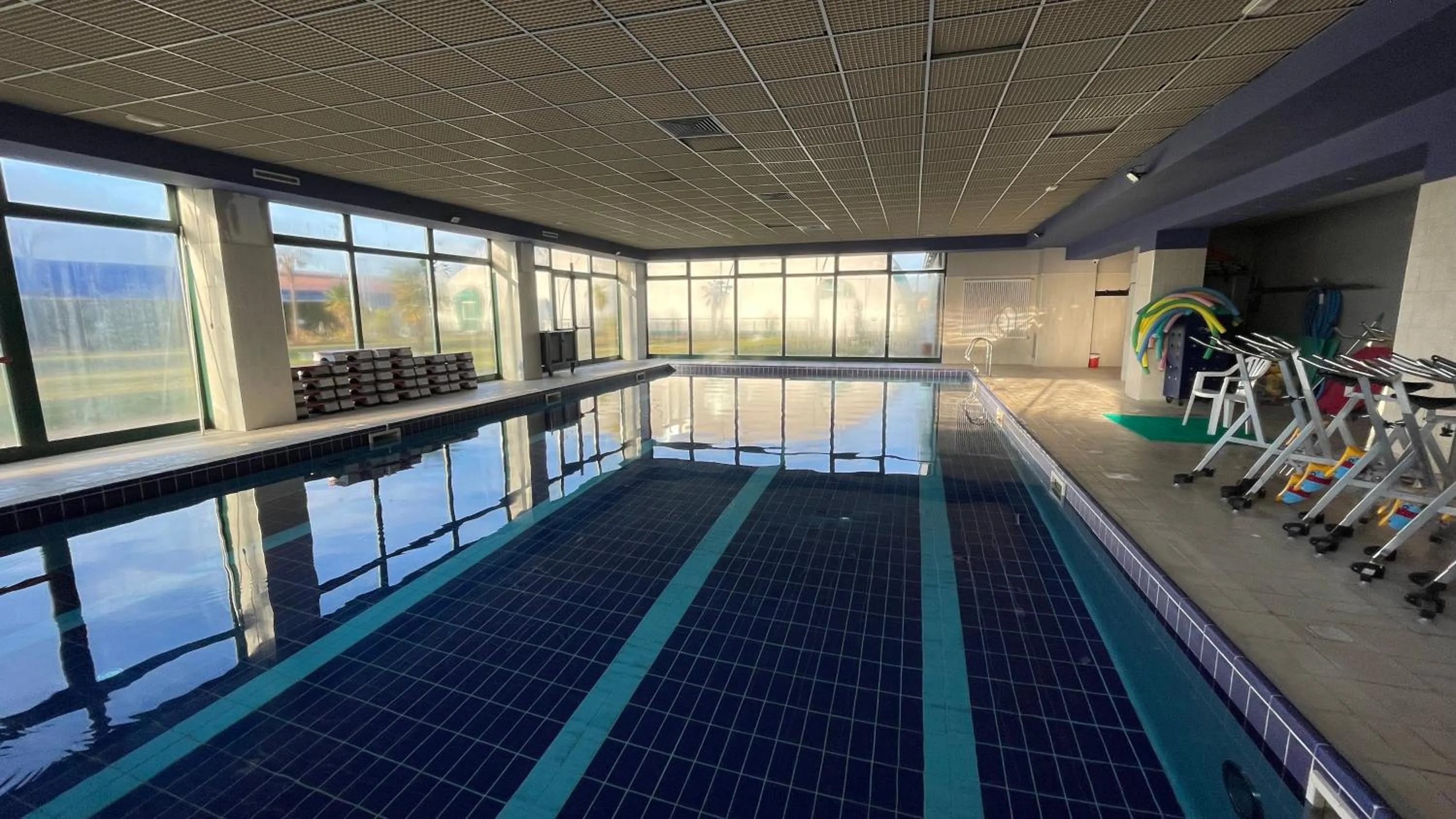 Swimming pool in GREEN GARDEN Resort - Smart Hotel