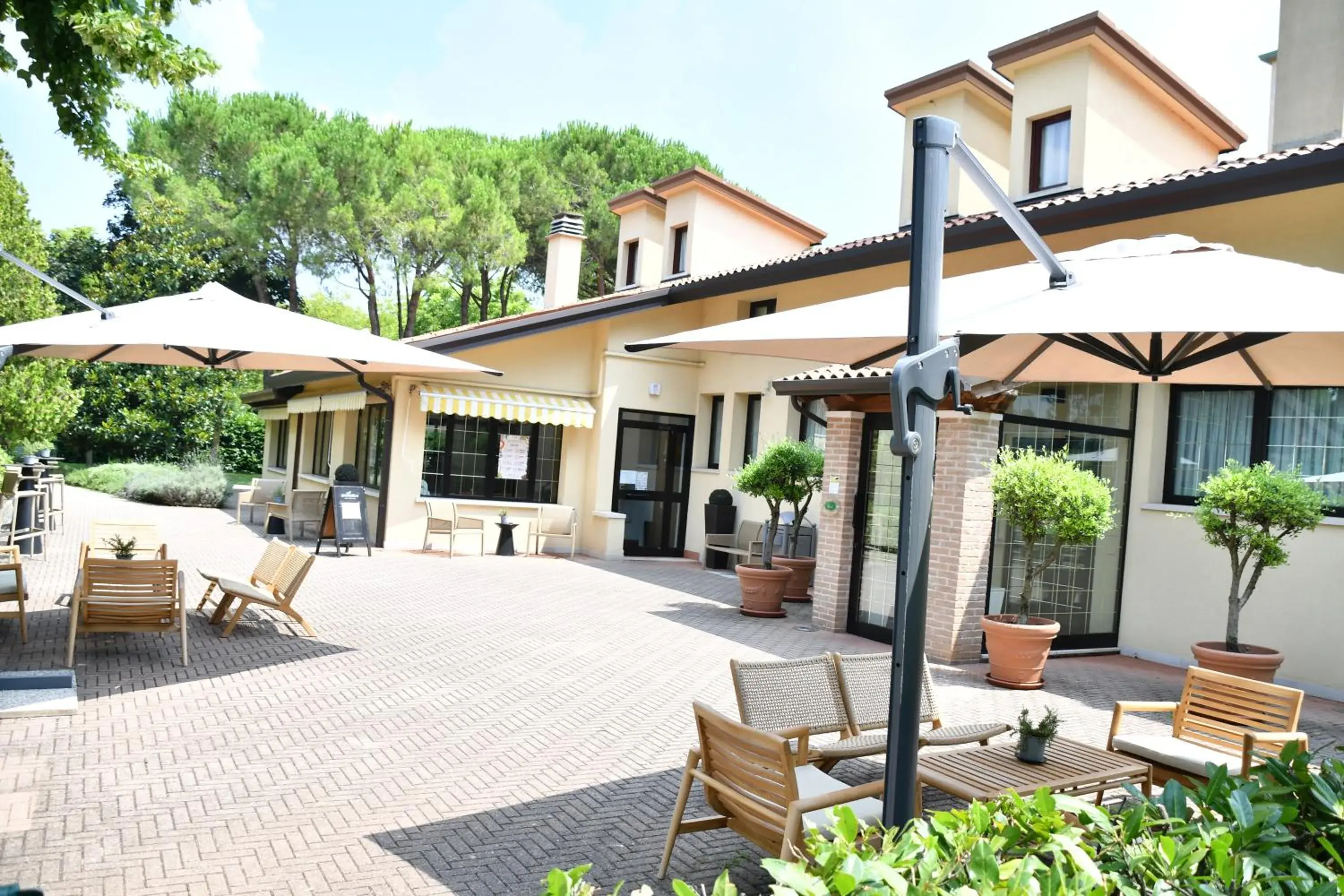 Property building in GREEN GARDEN Resort - Smart Hotel Property building in GREEN GARDEN Resort - Smart Hotel