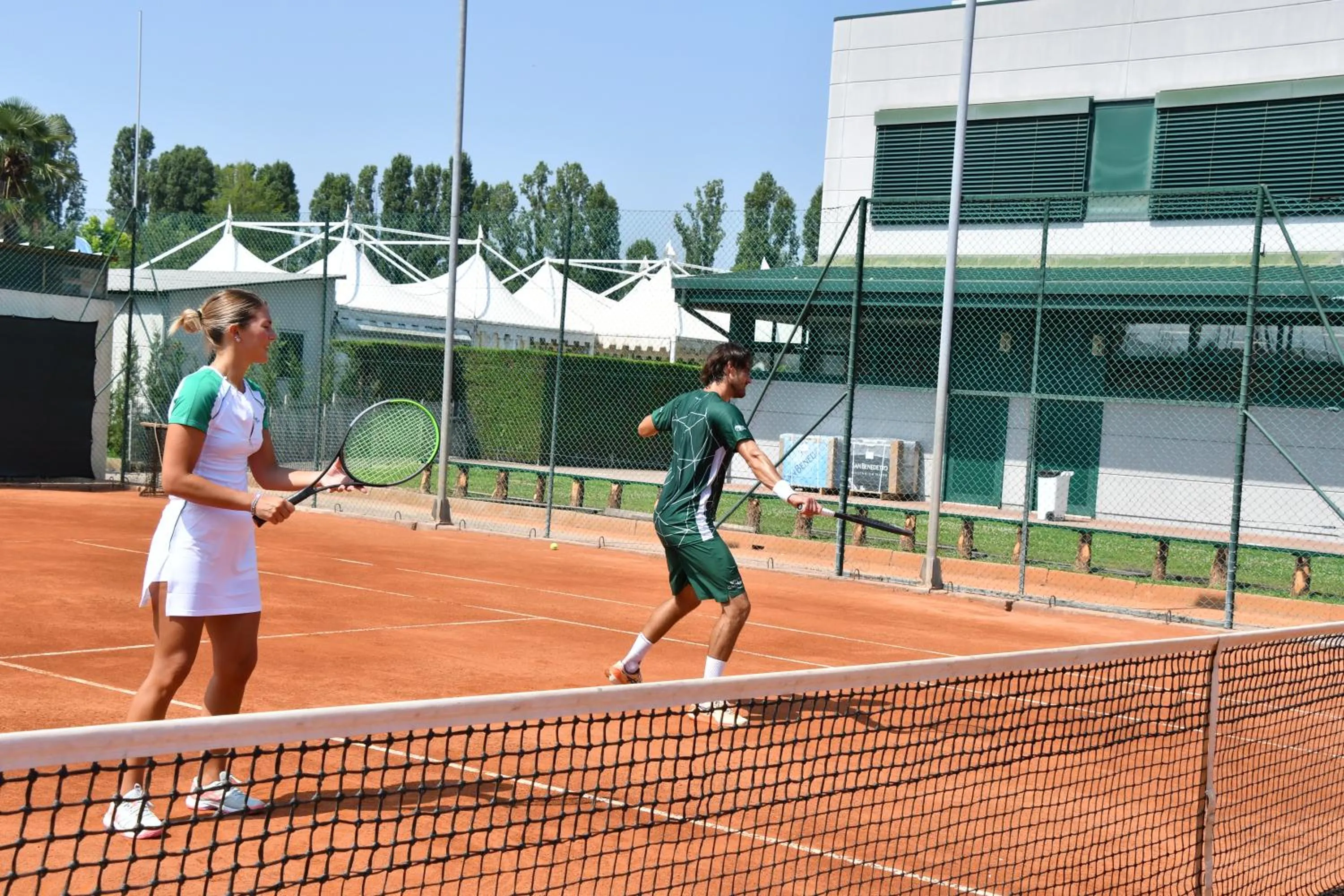 Tennis court in GREEN GARDEN Resort - Smart Hotel