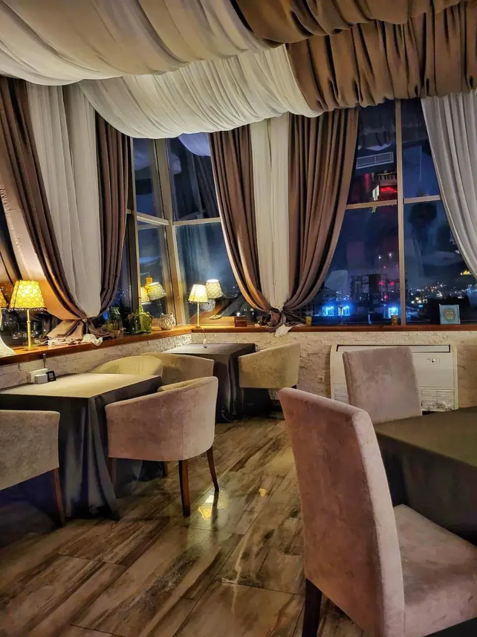 Restaurant/places to eat in A5 Hotel Restaurant/places to eat in A5 Hotel